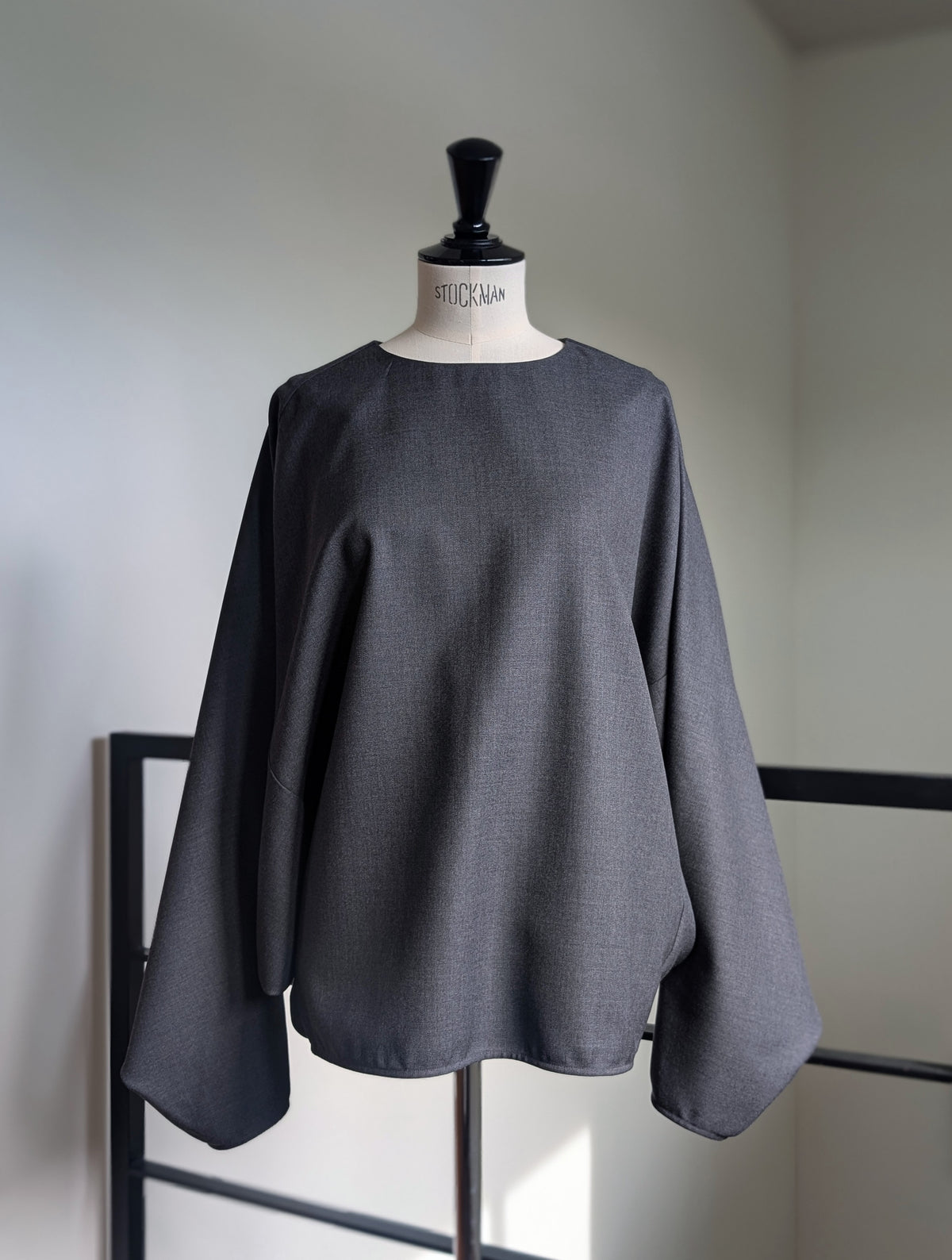 AEHRR 【021 Draping Form Crewneck PO】