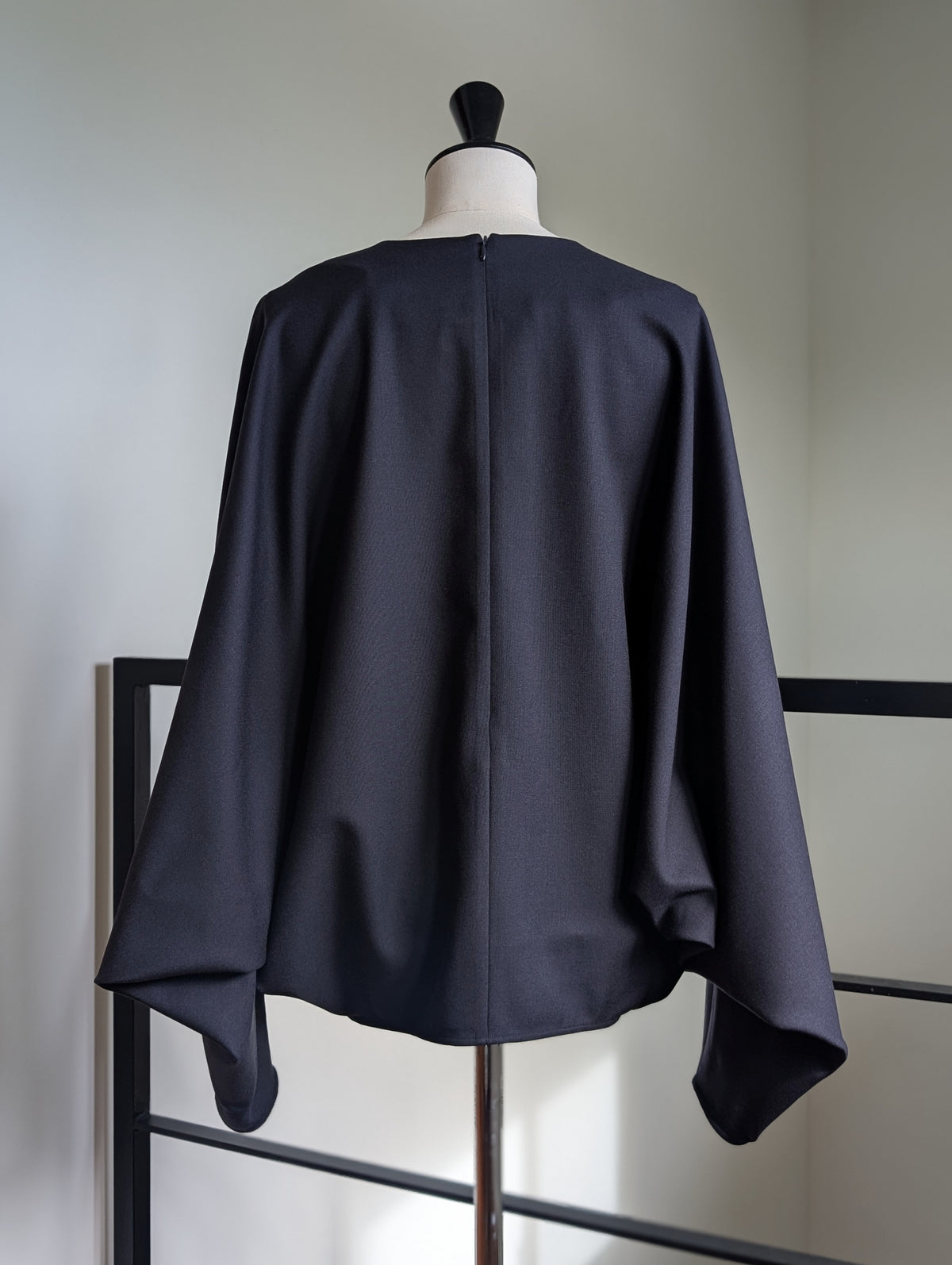 AEHRR 【021 Draping Form Crewneck PO】