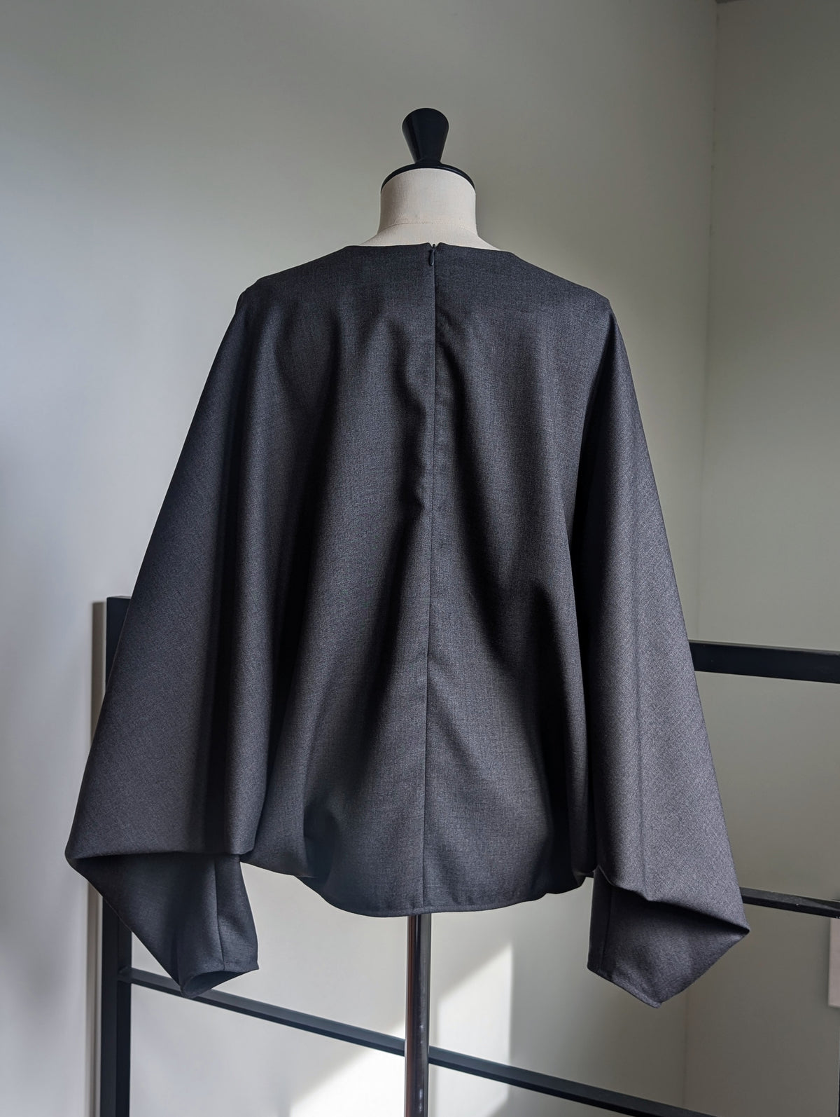 AEHRR 【021 Draping Form Crewneck PO】