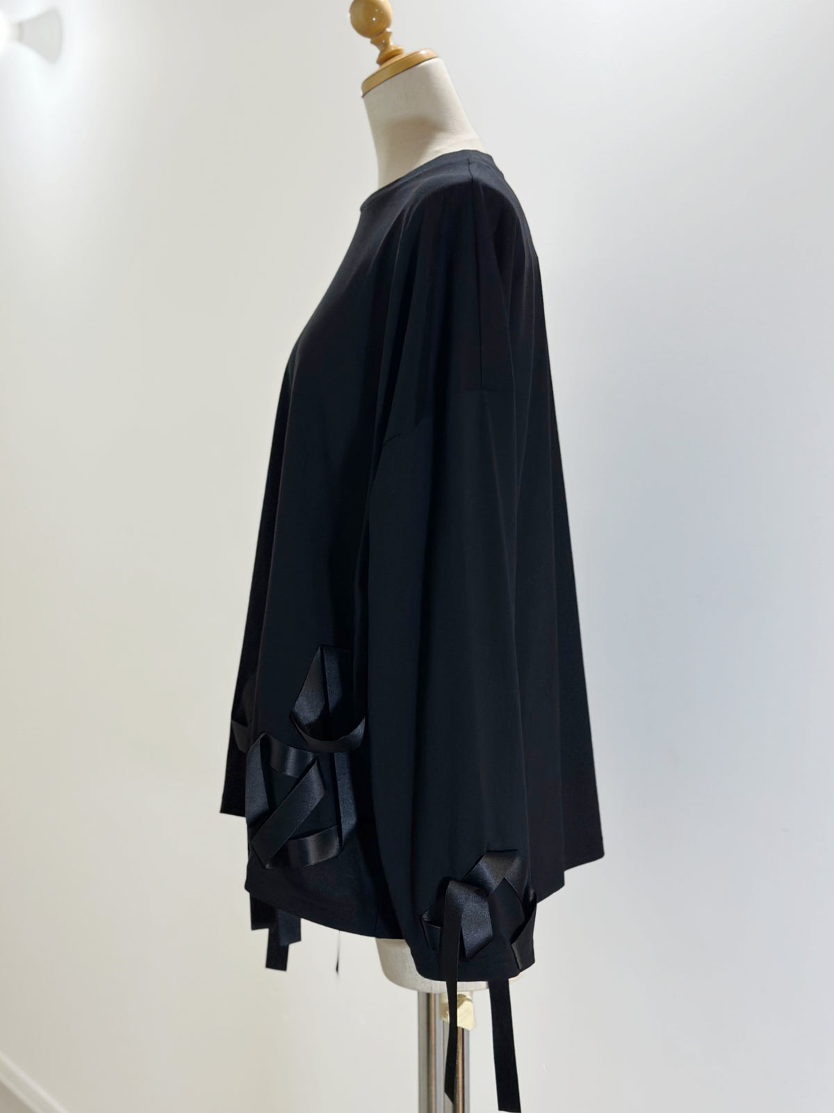 ENFOLD RIBBON LONG-SLEEVE T-SHIRT