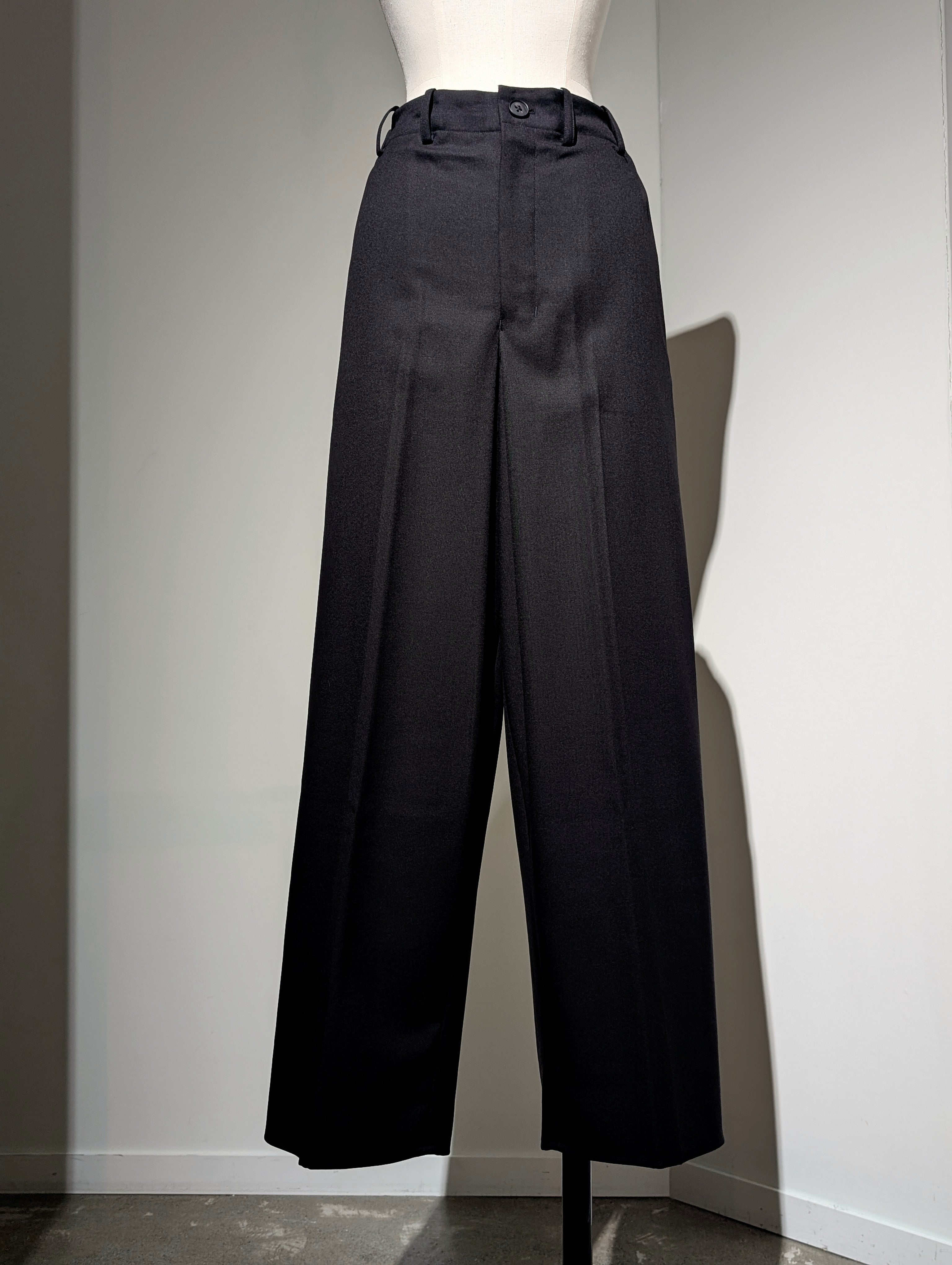 AEHRR 【Draping Crotch Box Pleats Trousers】