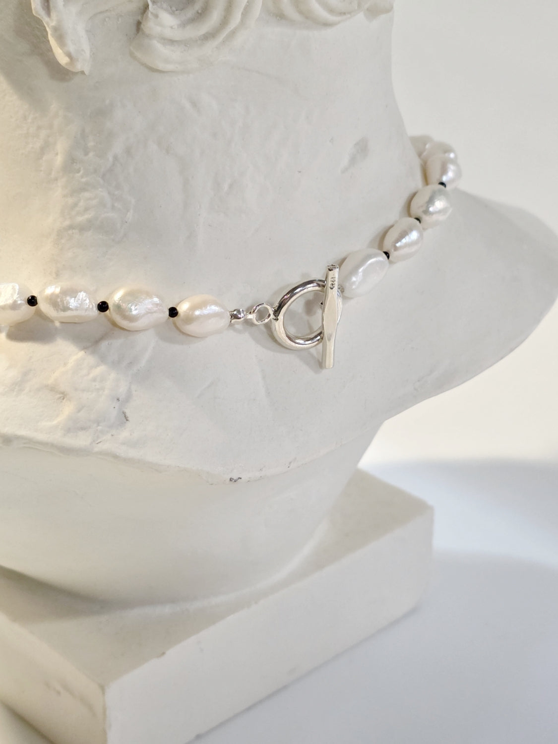 Lemme. Baroque Pearl Necklace