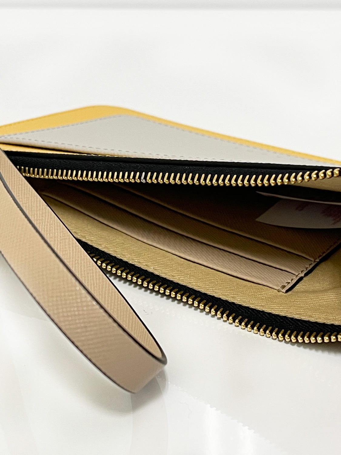 MARNI PFMO0036U1 GIFTING MOBILE CASE