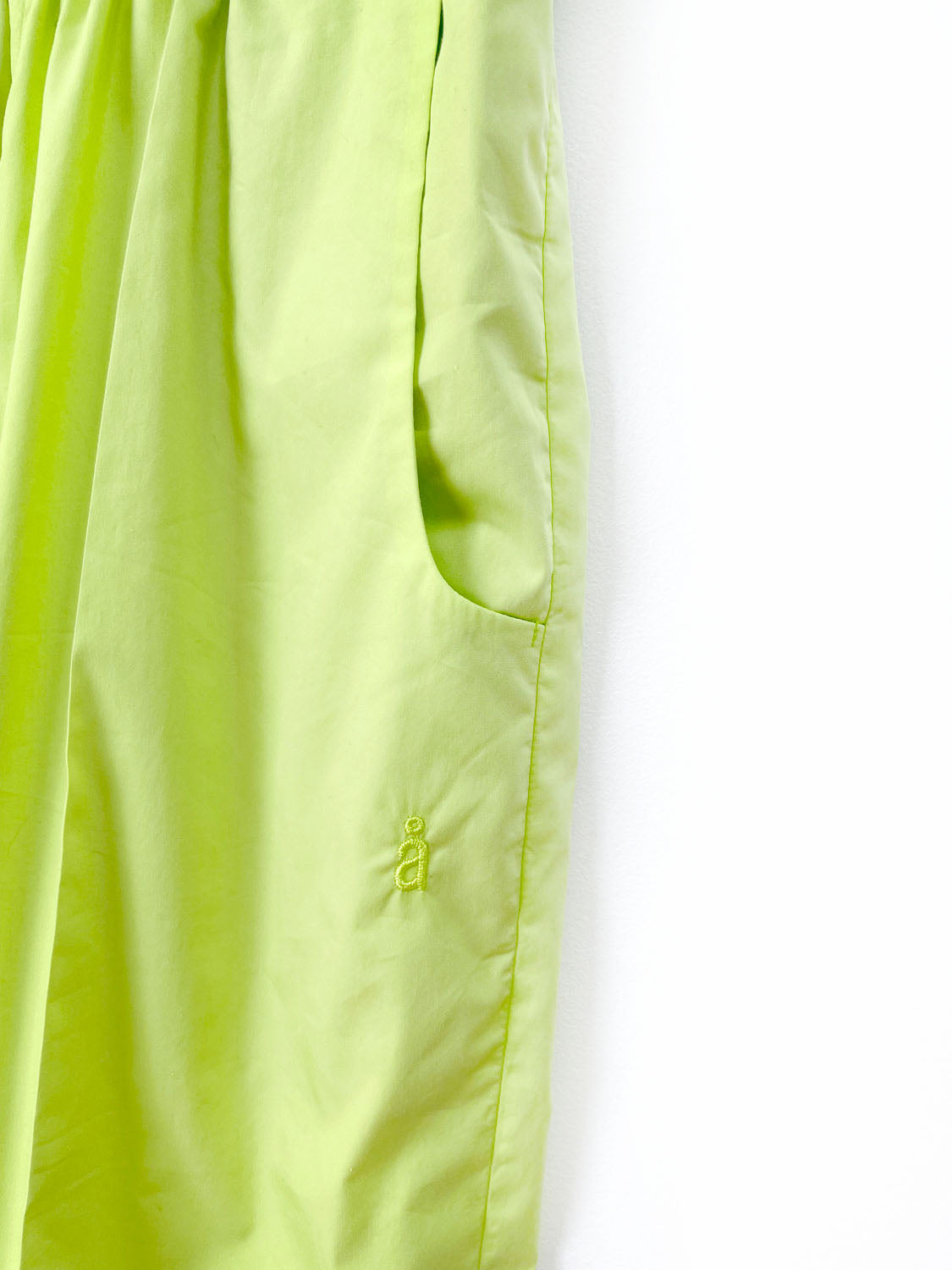 någonstans roll-up elastic tapered pants