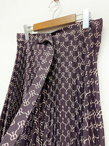 rokh ARCH PLEATED SKIRT BROWN LOGO PRINT
