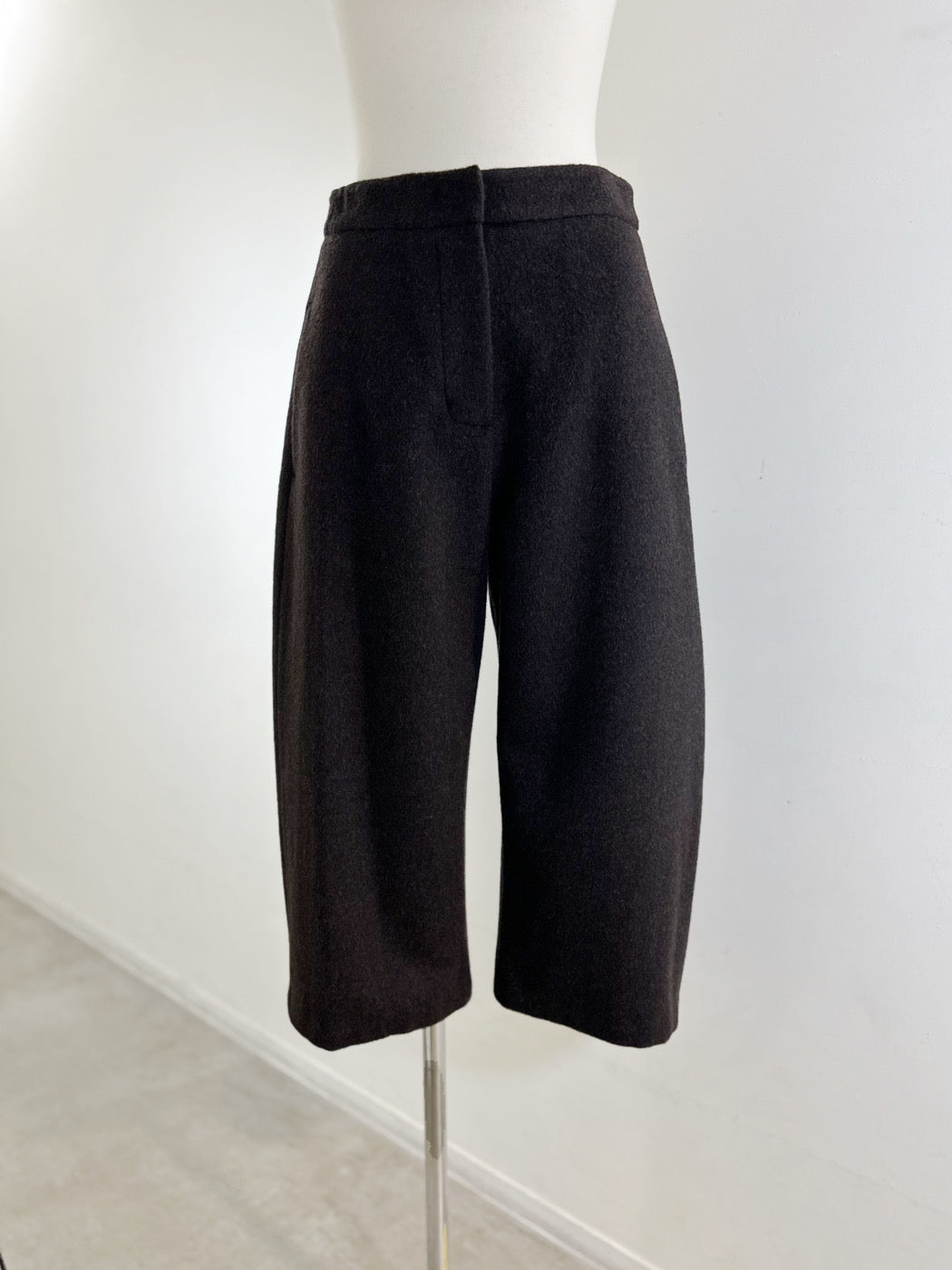 AMOMENTO CURVED CULOTTE PANTS
