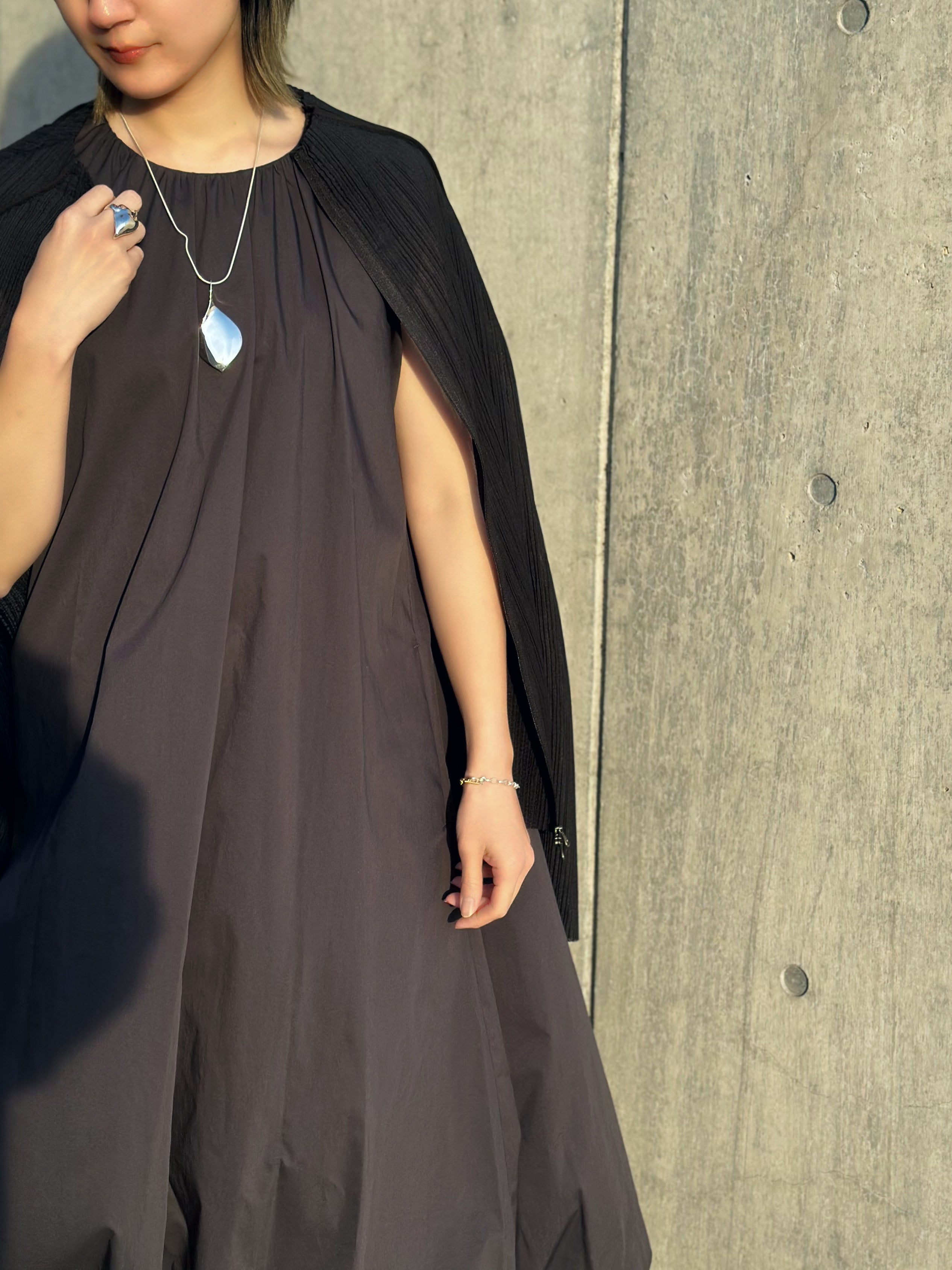 AMOMENTO COTTON VOLUME SHIRRING DRESS