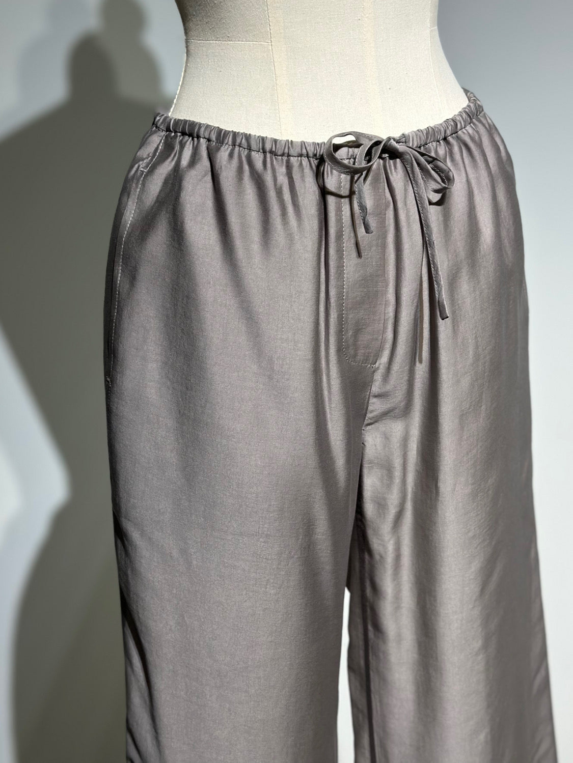 AMOMENTO SILKY BANDING PANTS