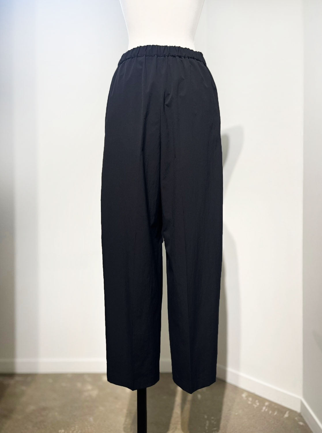 någonstans center-crease pants