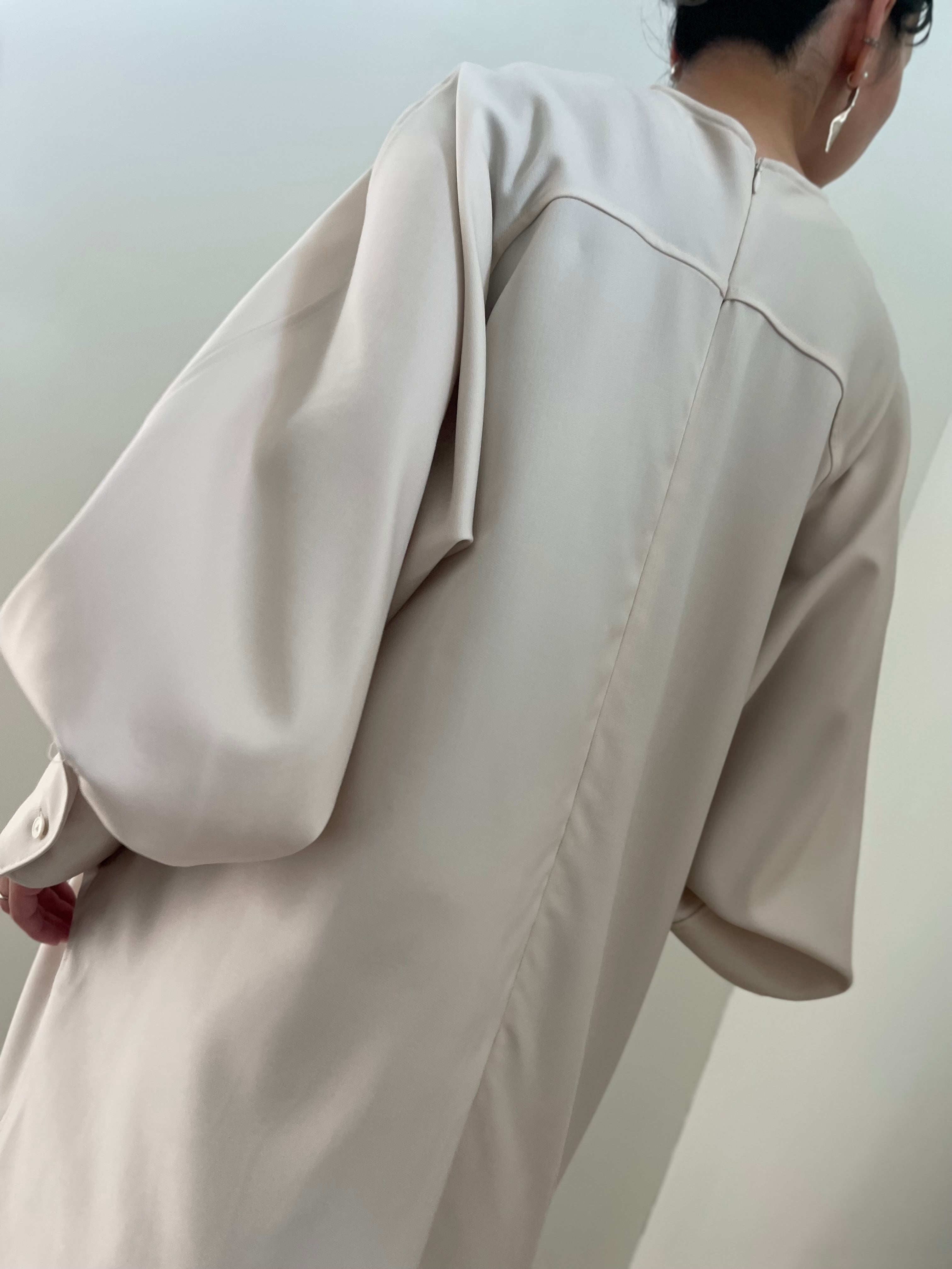 AEHRR 【Draping Yoke Raglan Sleeve C/N OP】