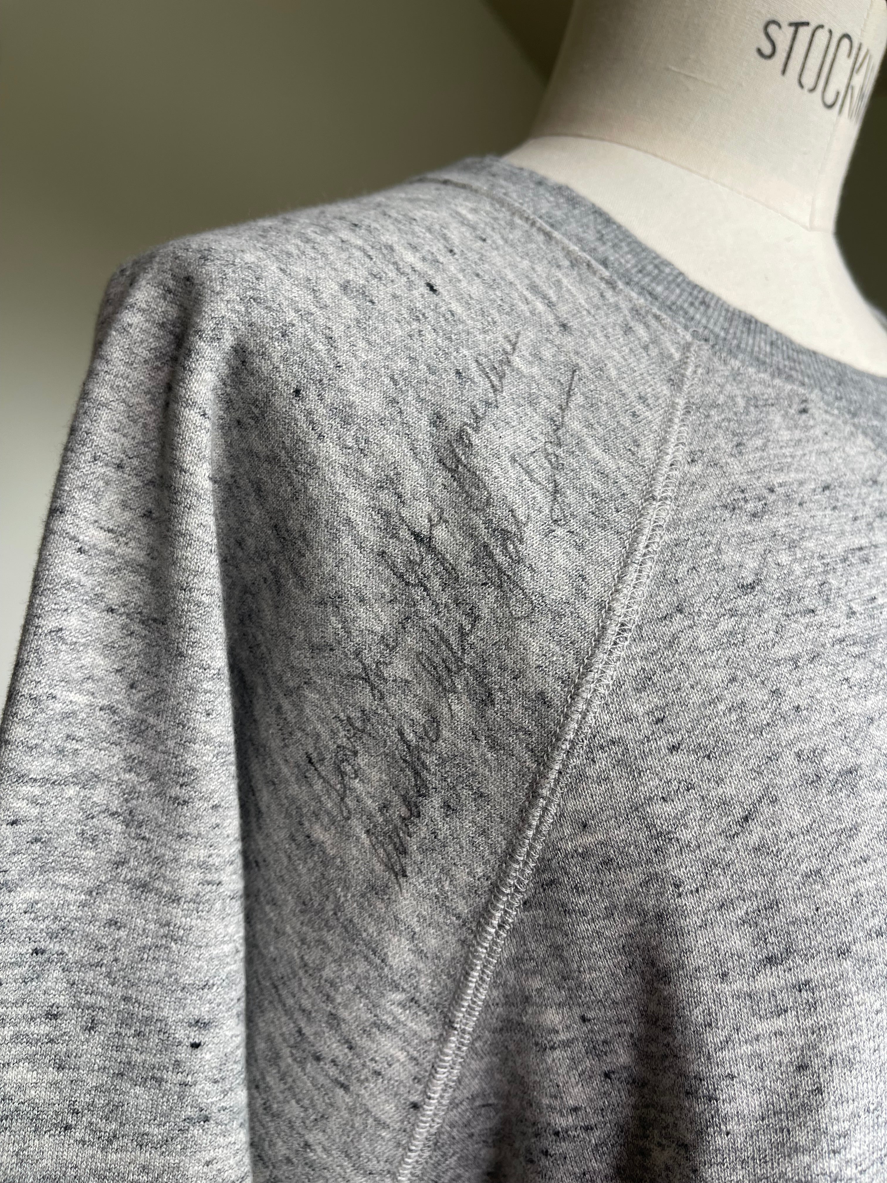 MADISONBLUE  GRAFFITI CREW NECK SWEAT