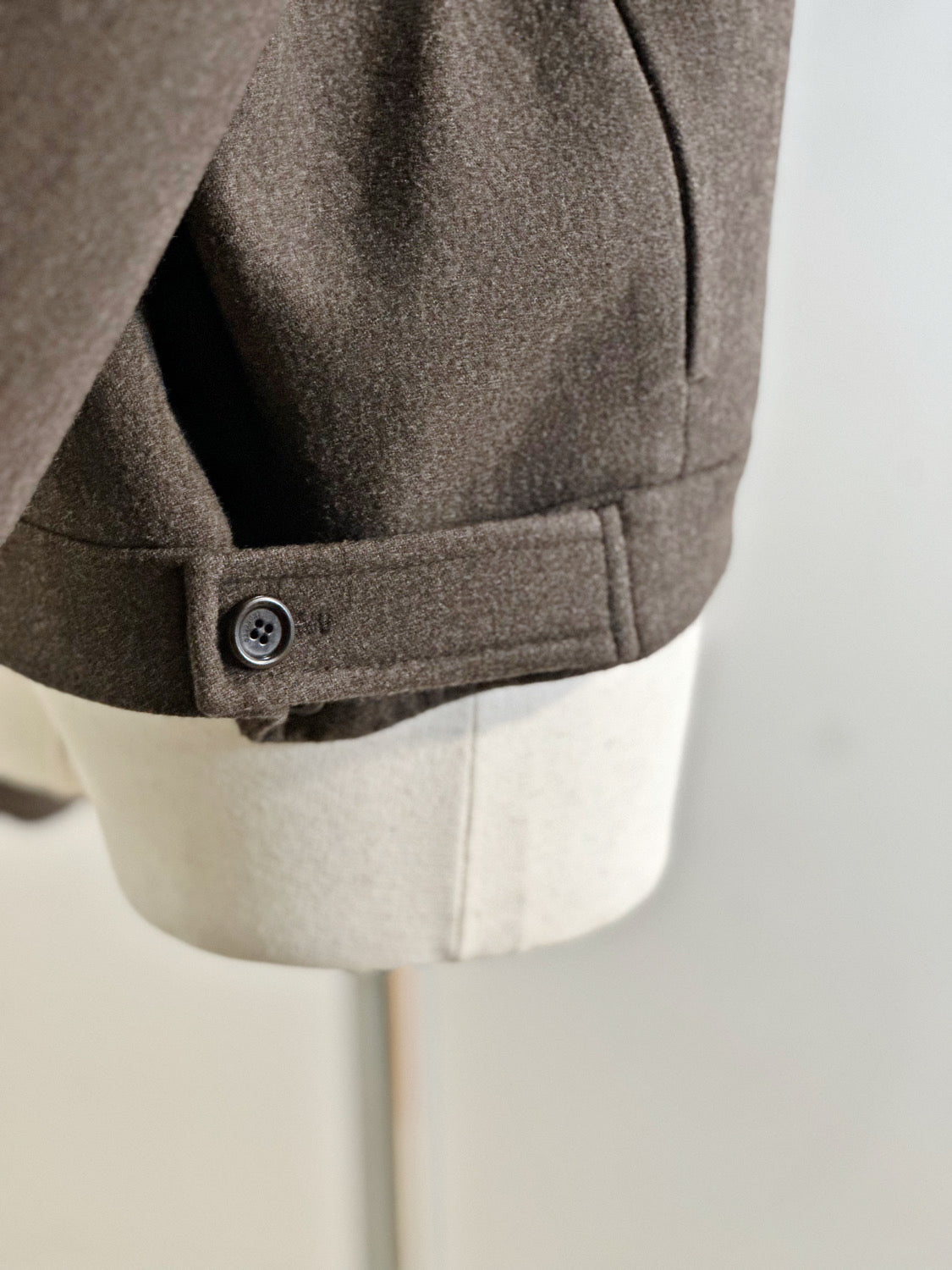 AMOMENTO WOOL CROP JACKET *UNISEX
