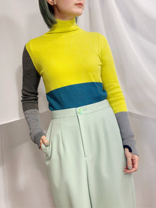 någonstans bi-color high-neck long-sleeves