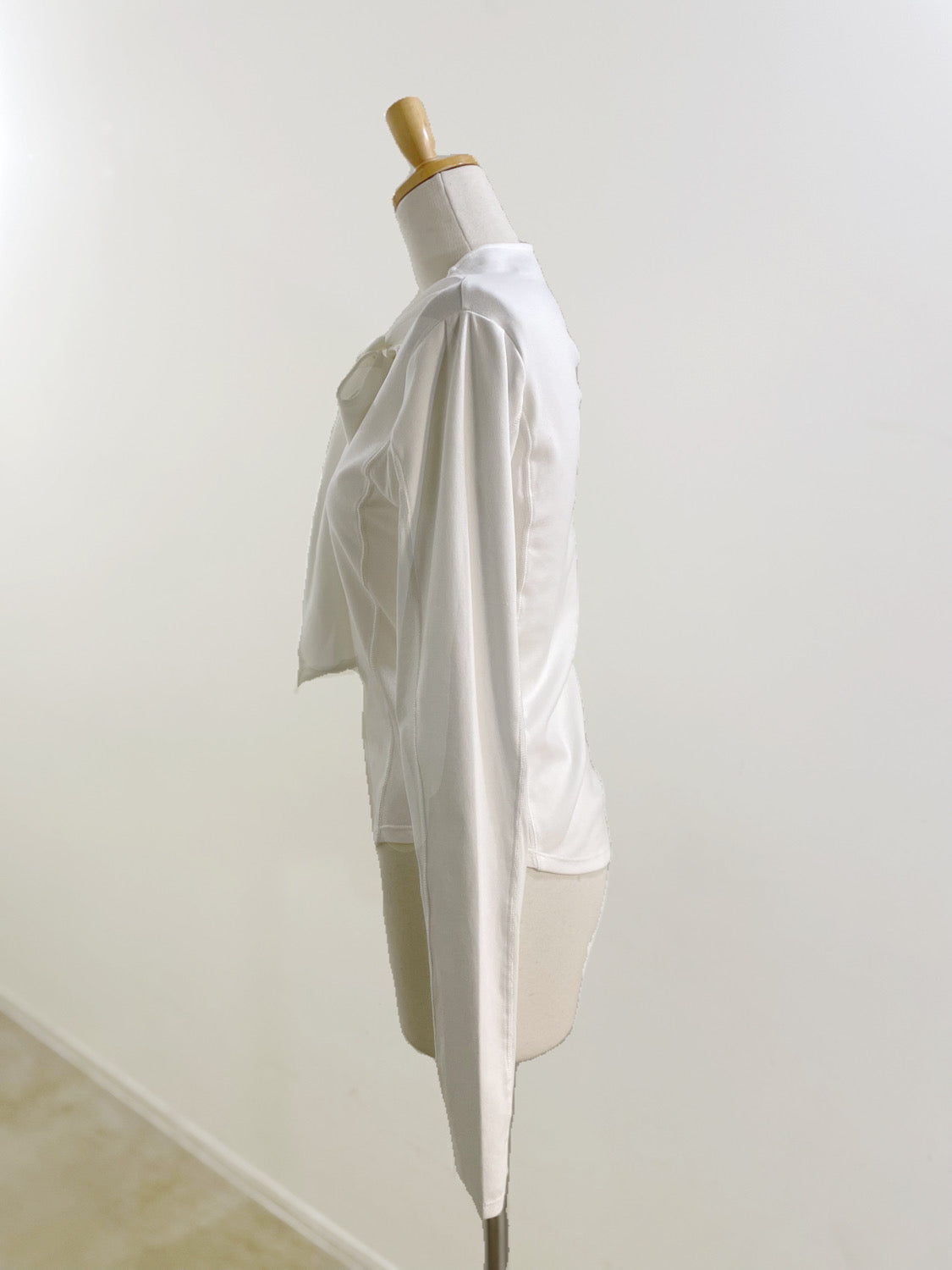 MAISONSPECIAL Ribbon Cutout Tops