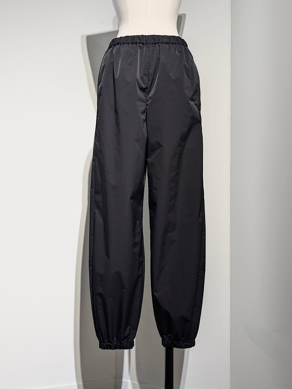 ENFOLD  SOLOTEX TWILL STRAIGHT BALLOON-PANTS