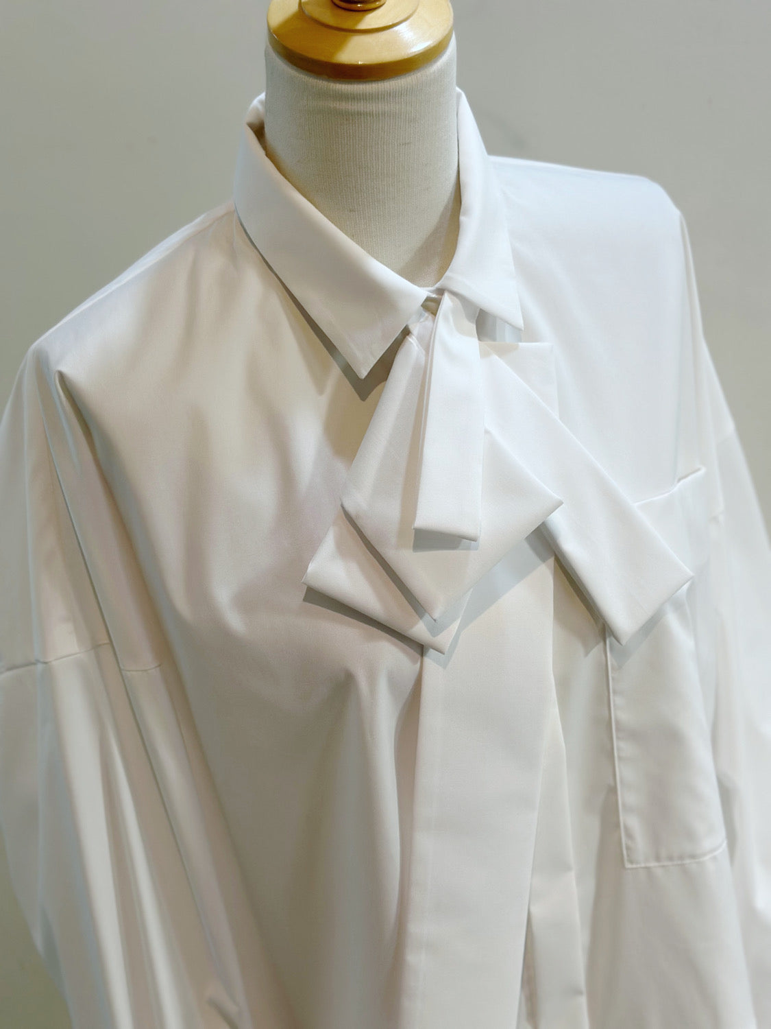 ENFOLD  ASYMMETRY BOW-TIE SHIRT