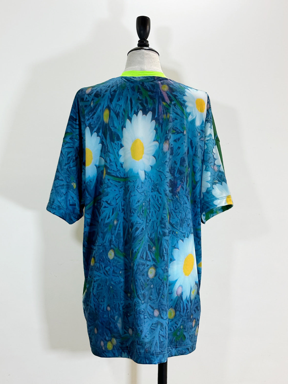 någonstans t-shirts