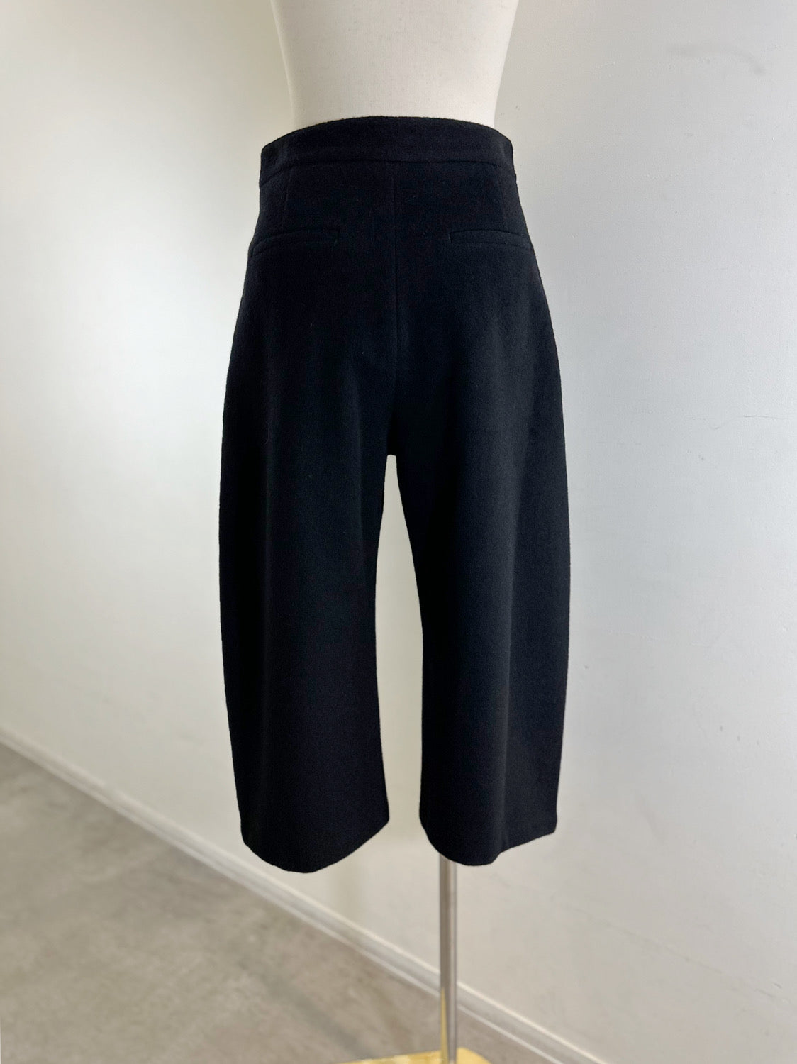 AMOMENTO CURVED CULOTTE PANTS
