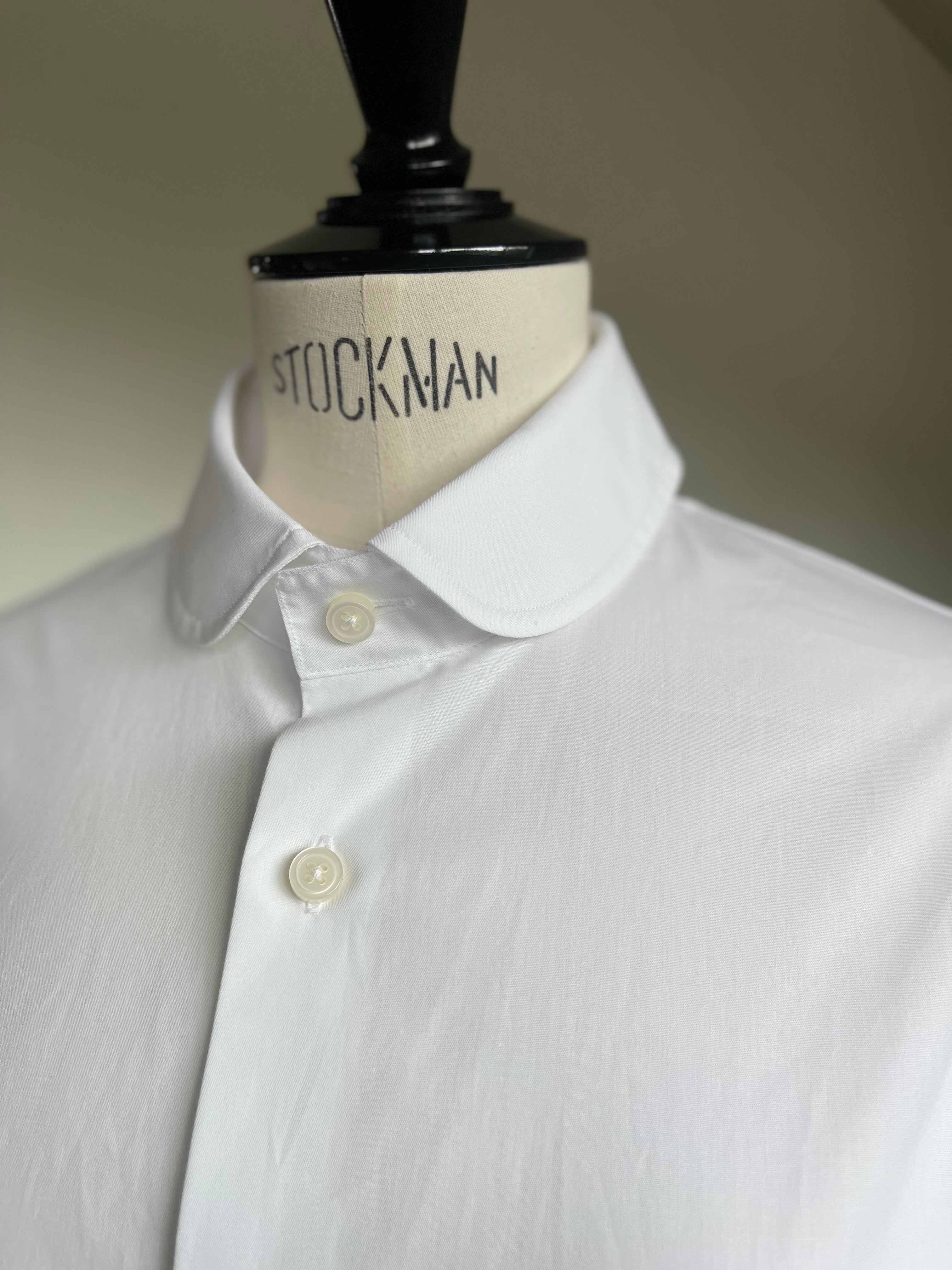 MADISONBLUE  J.BRADLEYNARROW ROUND COLLAR ST