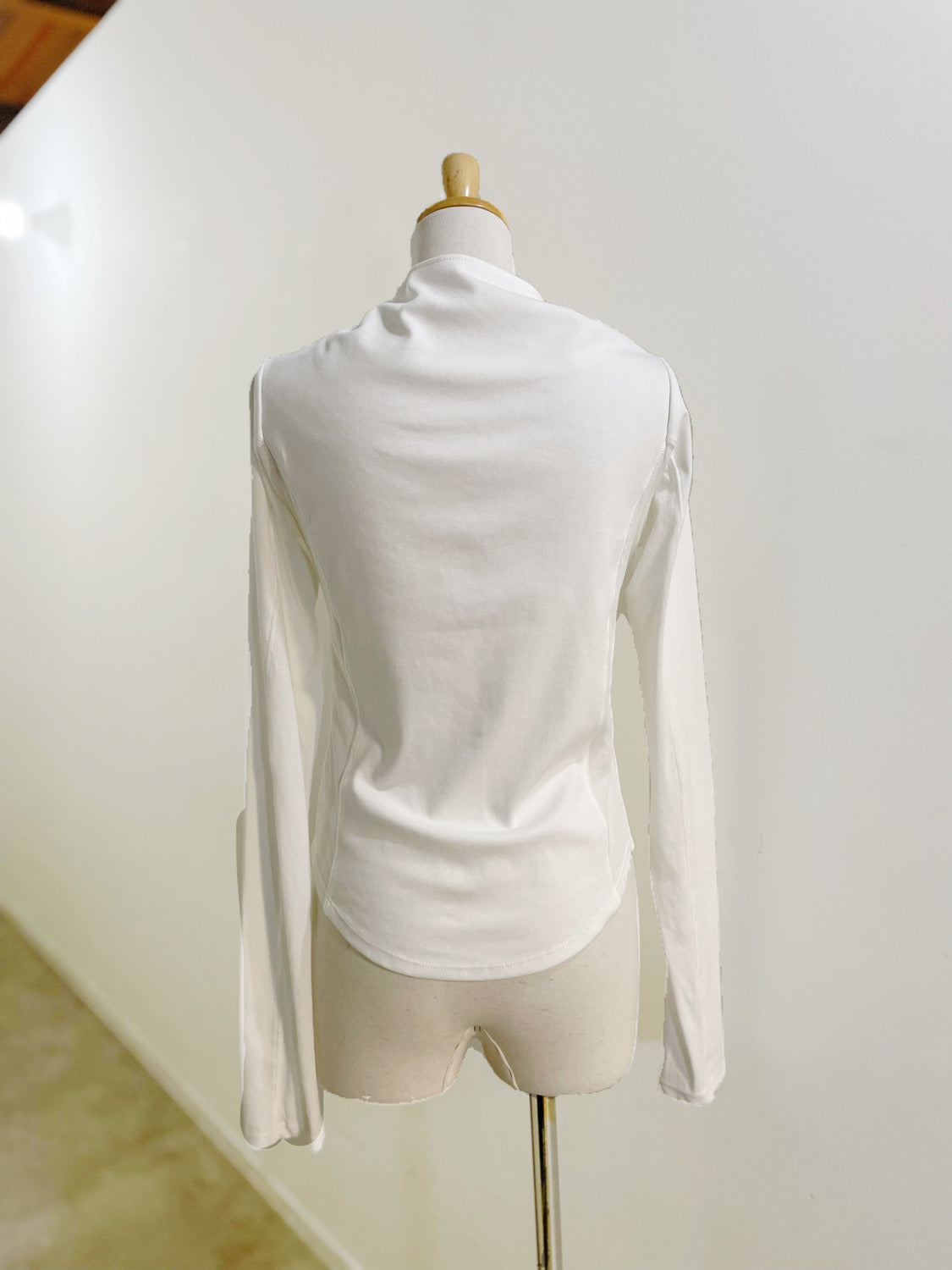 MAISONSPECIAL Ribbon Cutout Tops