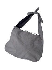 AMOMENTO STRIPE LARGE SHOULDER BAG