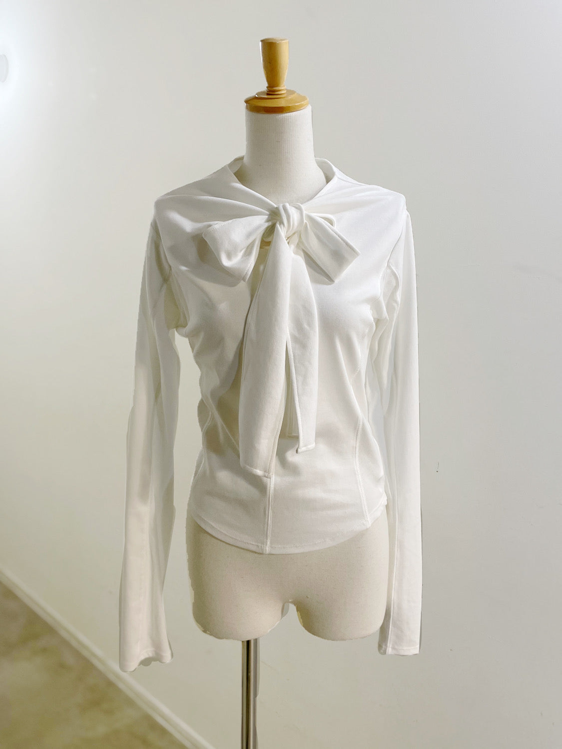 MAISONSPECIAL Ribbon Cutout Tops