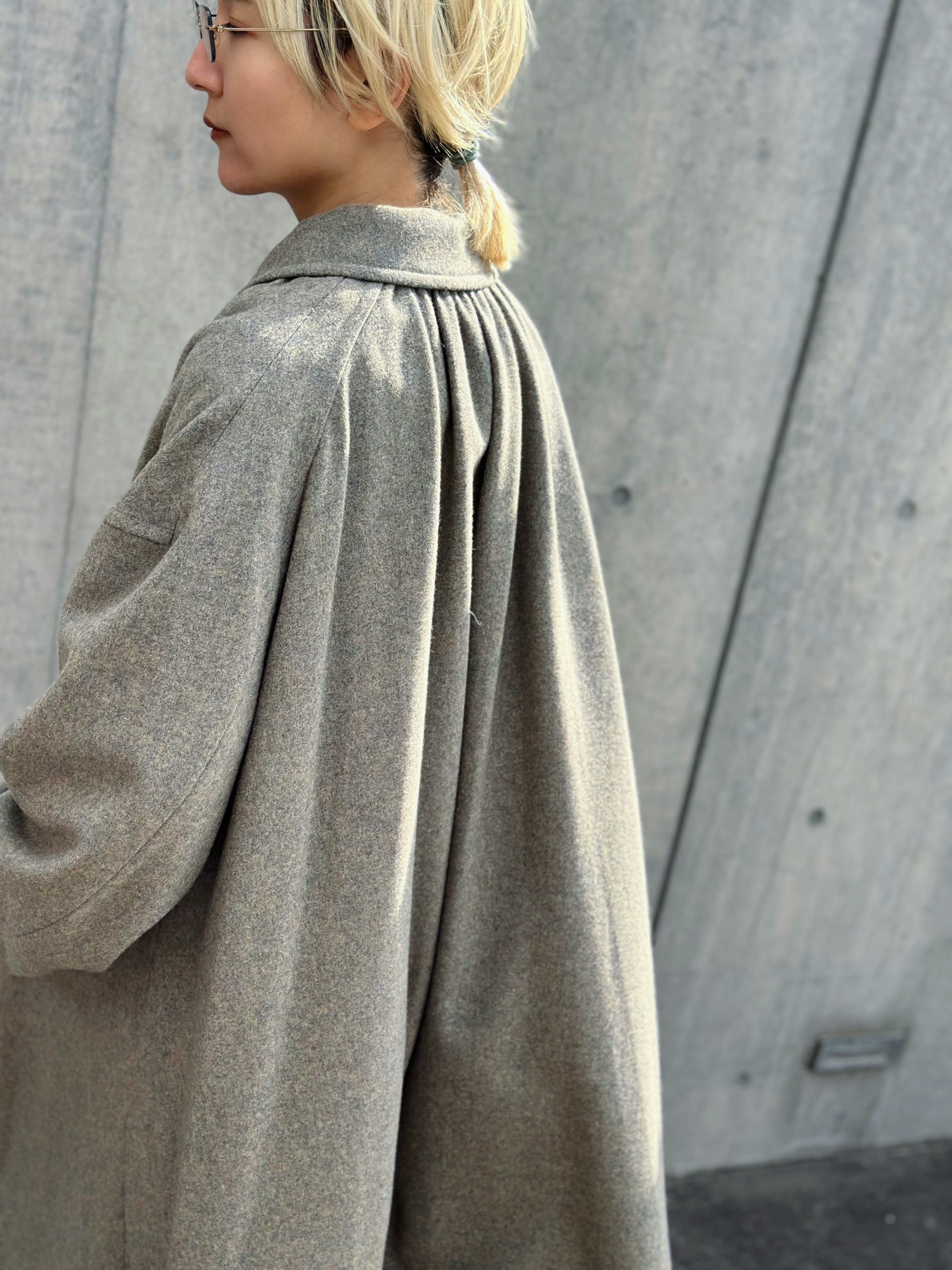 AMOMENTO SHIRRING COAT