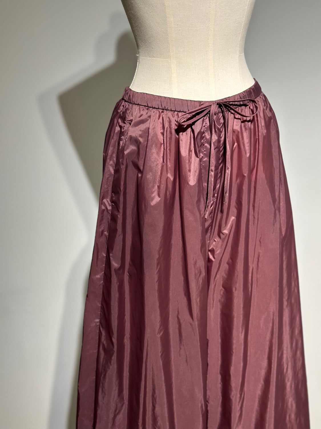 AMOMENTO NYLON SHIRRING PANTS