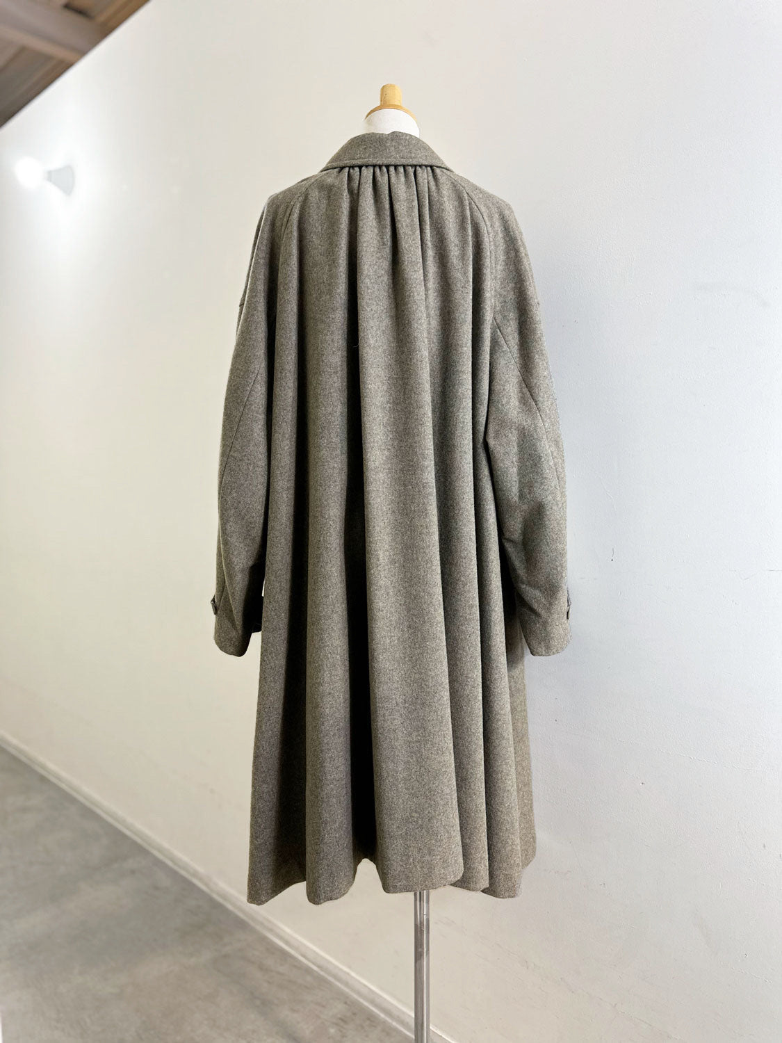AMOMENTO SHIRRING COAT