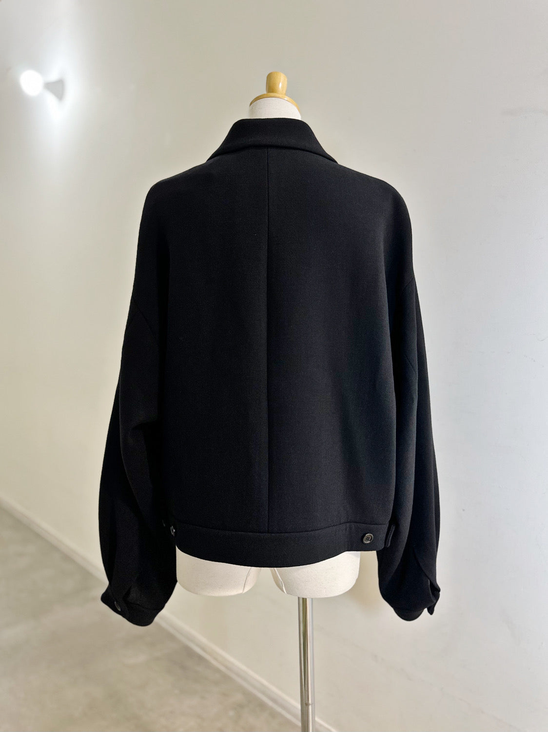 AMOMENTO WOOL CROP JACKET *UNISEX