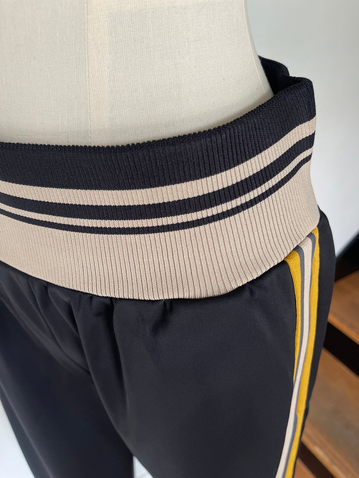 DRIES VAN NOTEN【262-011146】HUCHISA TAPE 4625 W.W.PANTS