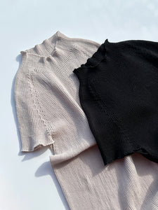 AMOMENTO WHOLEGARMENT CAP SLEEVE KNIT TOP