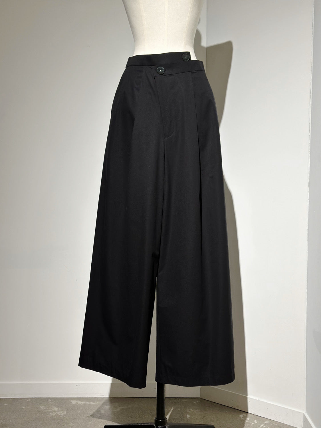någonstans tuck wide pants