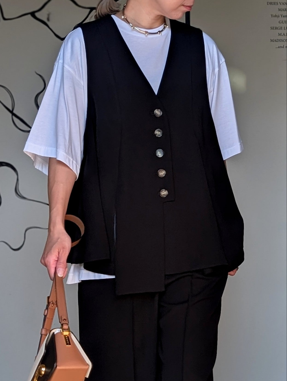 ENFOLD  FLARE VEST