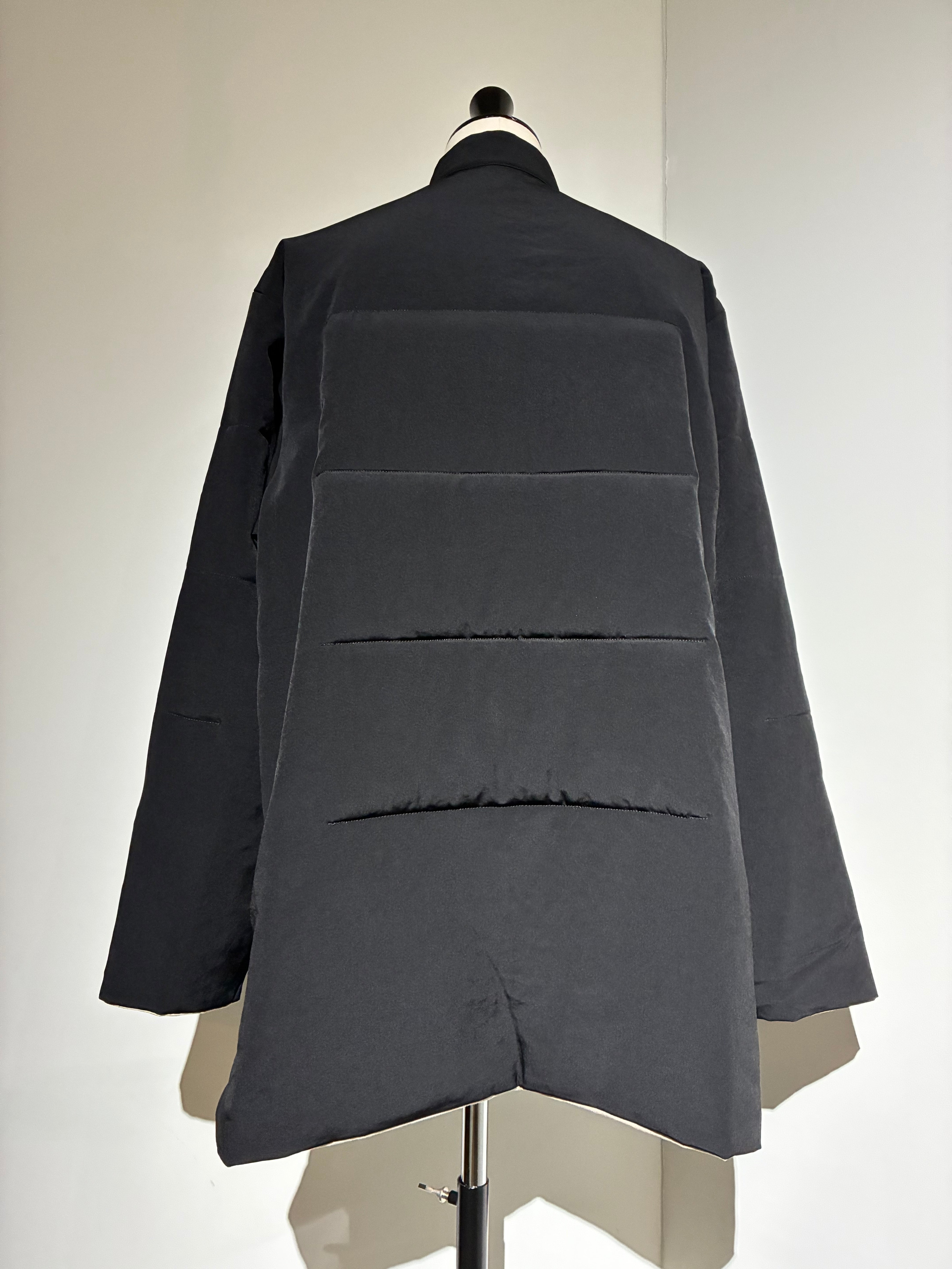 yohji yamamoto HL-B62-852 Ta TUXEDO STAND COLLAR REVERSIBLE PADDED BLOUSE