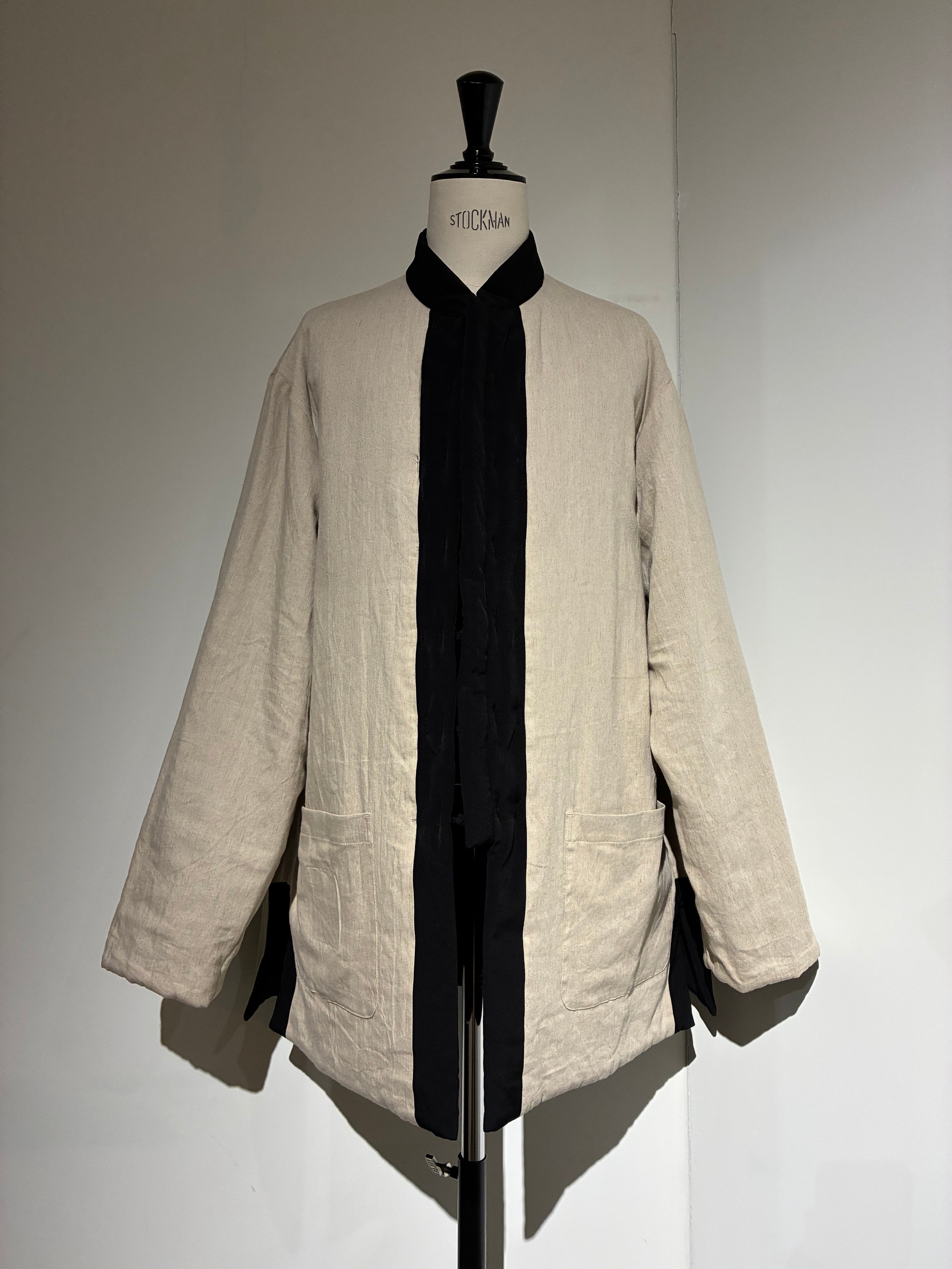 yohji yamamoto HL-B62-852 Ta TUXEDO STAND COLLAR REVERSIBLE PADDED BLOUSE