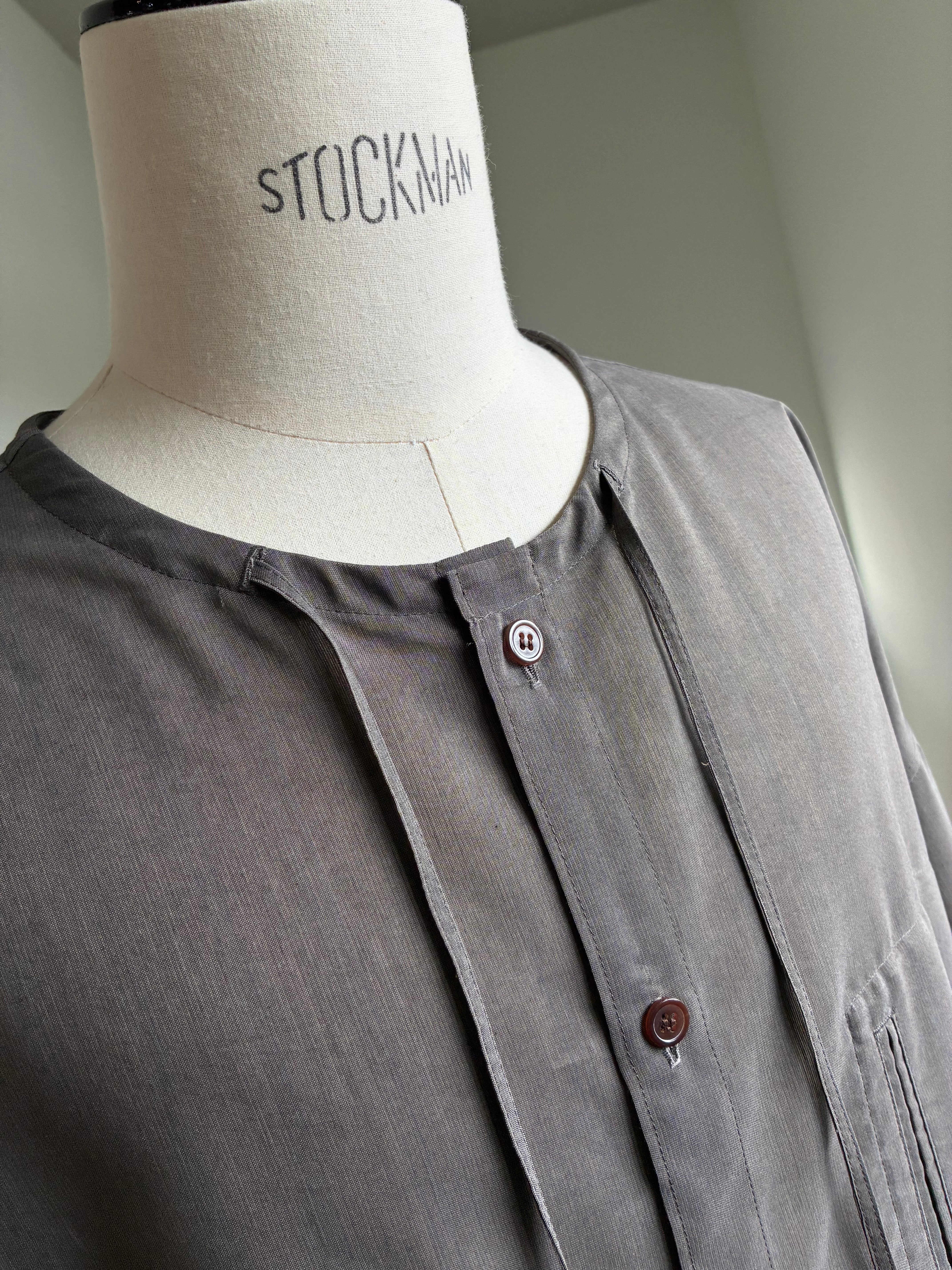 yohji yamamoto HK-B23-021-1 COTTON LAWN INK DYED GUESSETED STRING COLLAR BLOUSE