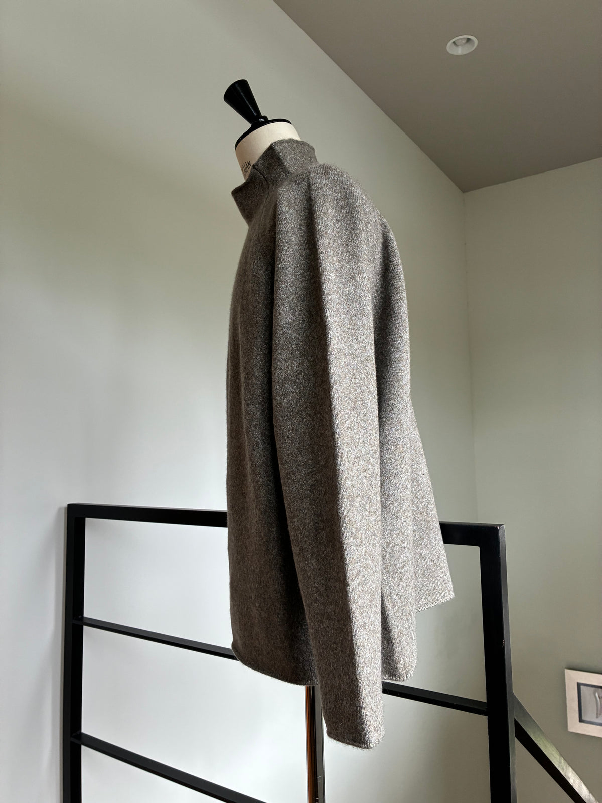 SEEALL  SAU61 KJ682M HIGH NECK SWEATER