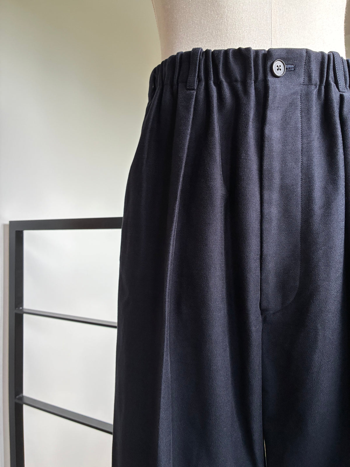 nonnotte 023 Elastic In-Tuck Wide Tapered Trousers
