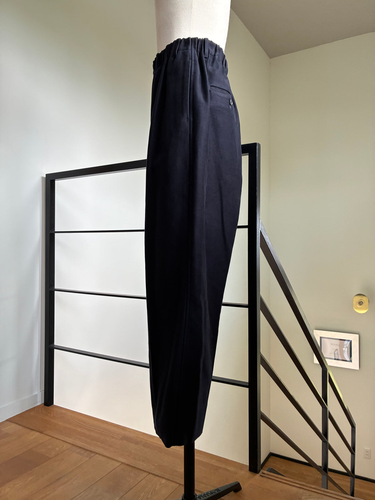 nonnotte 023 Elastic In-Tuck Wide Tapered Trousers