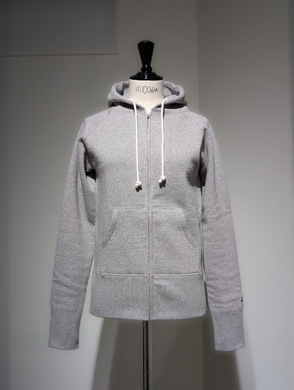 MADISONBLUE   SLIM FIT ZIP HOODIE