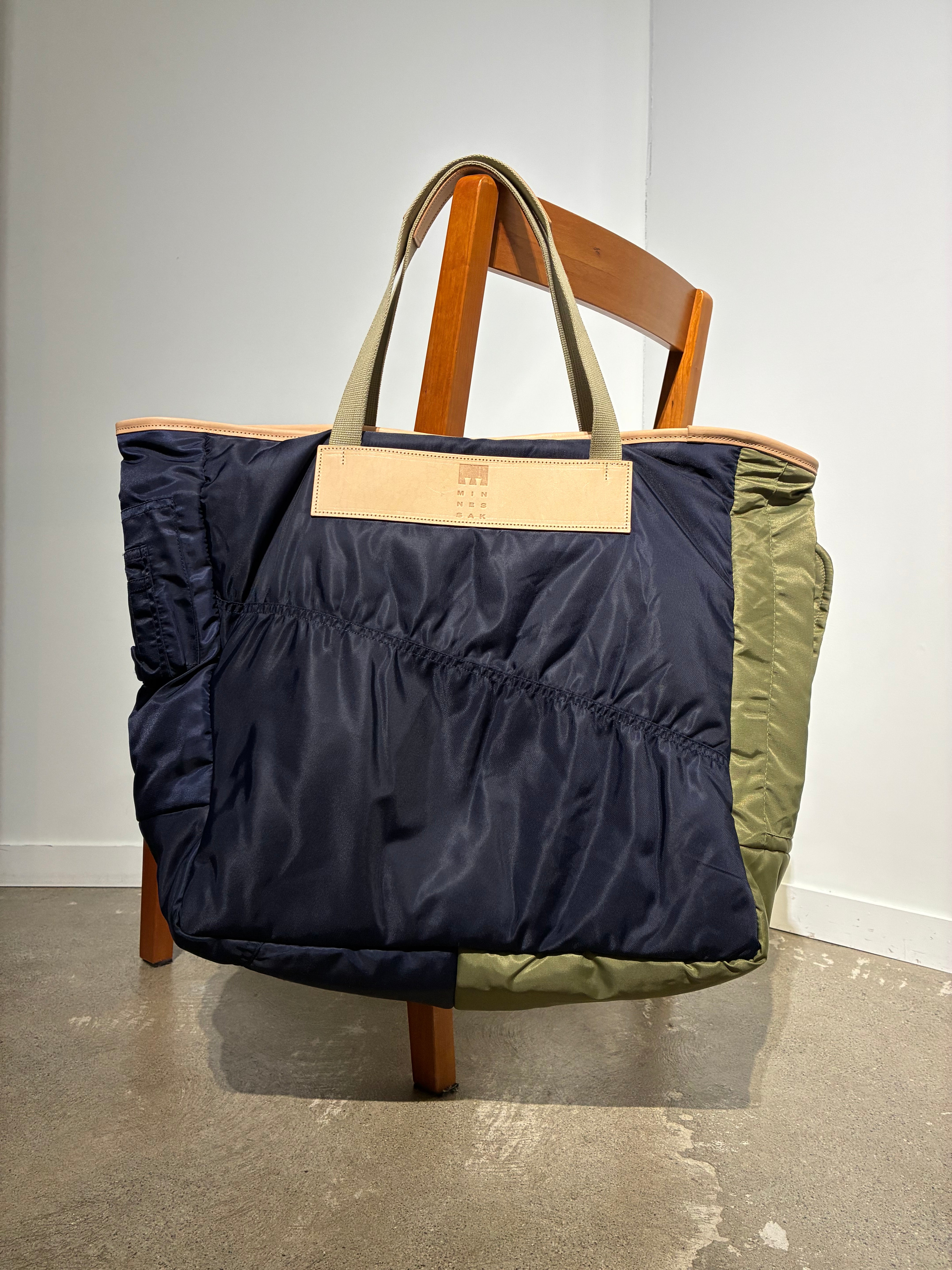 MINNESSAK MS24009  TOTE Large