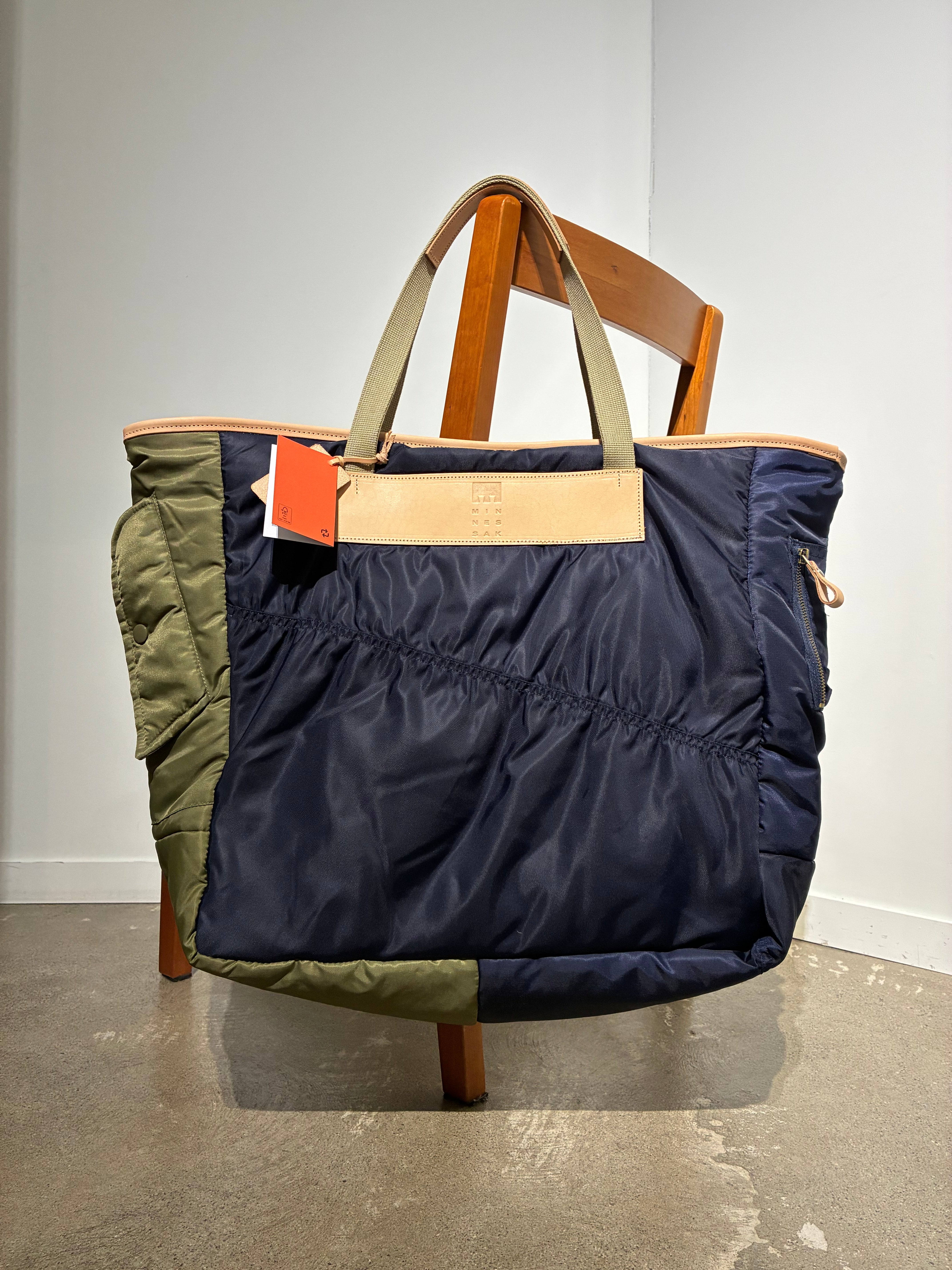 MINNESSAK MS24009  TOTE Large