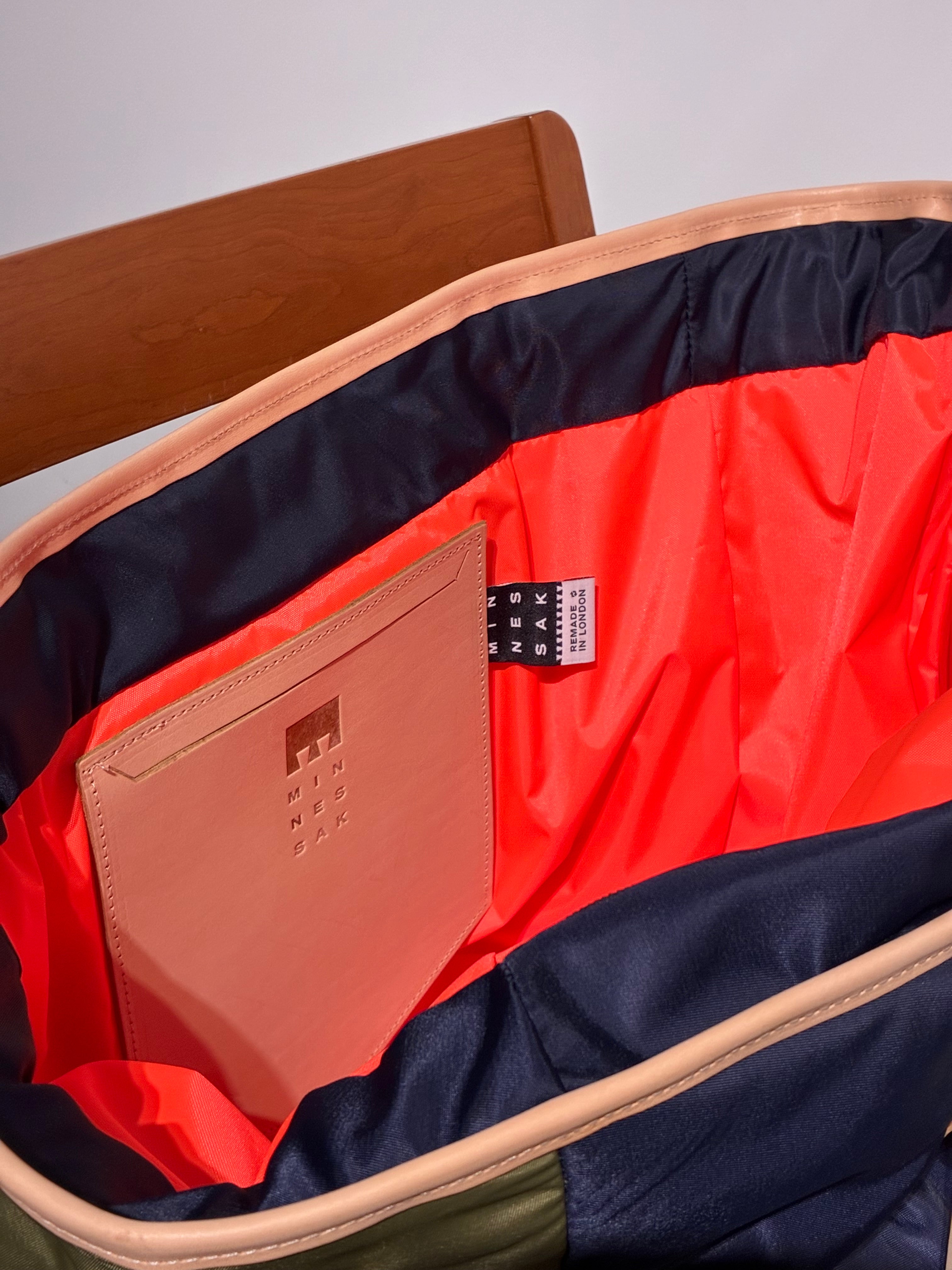 MINNESSAK MS24009  TOTE Large