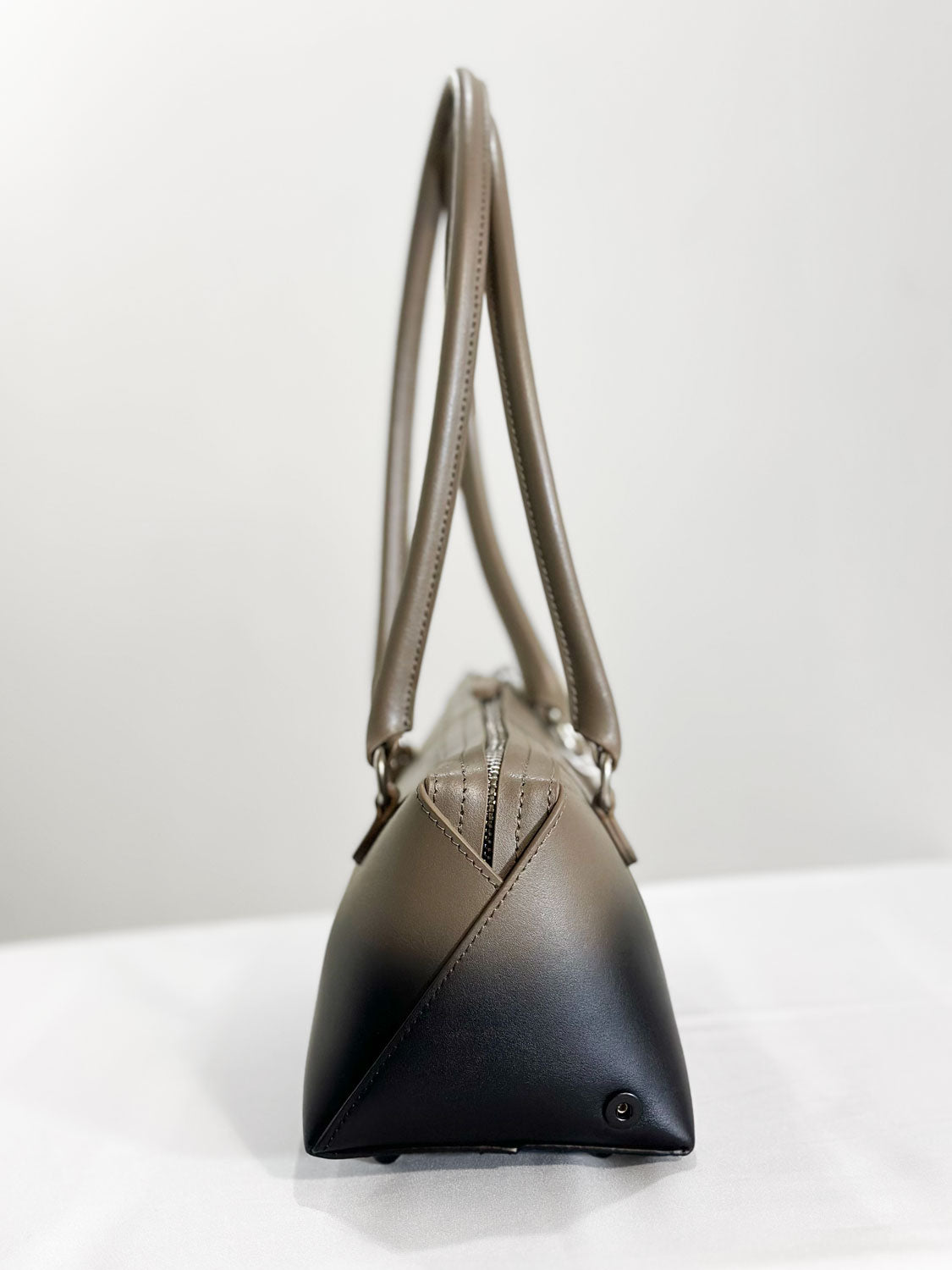 MM⑥ SB6ZH0040  NEW BAULETTO J MEDIUM BAG