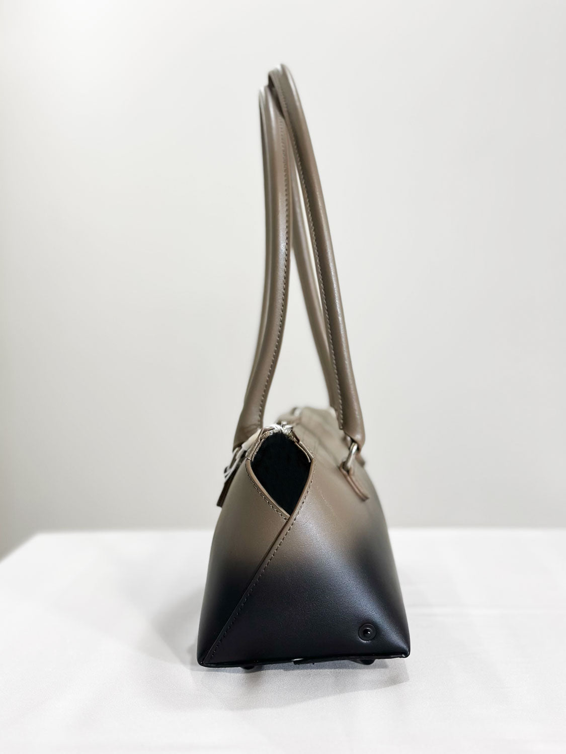 MM⑥ SB6ZH0040  NEW BAULETTO J MEDIUM BAG