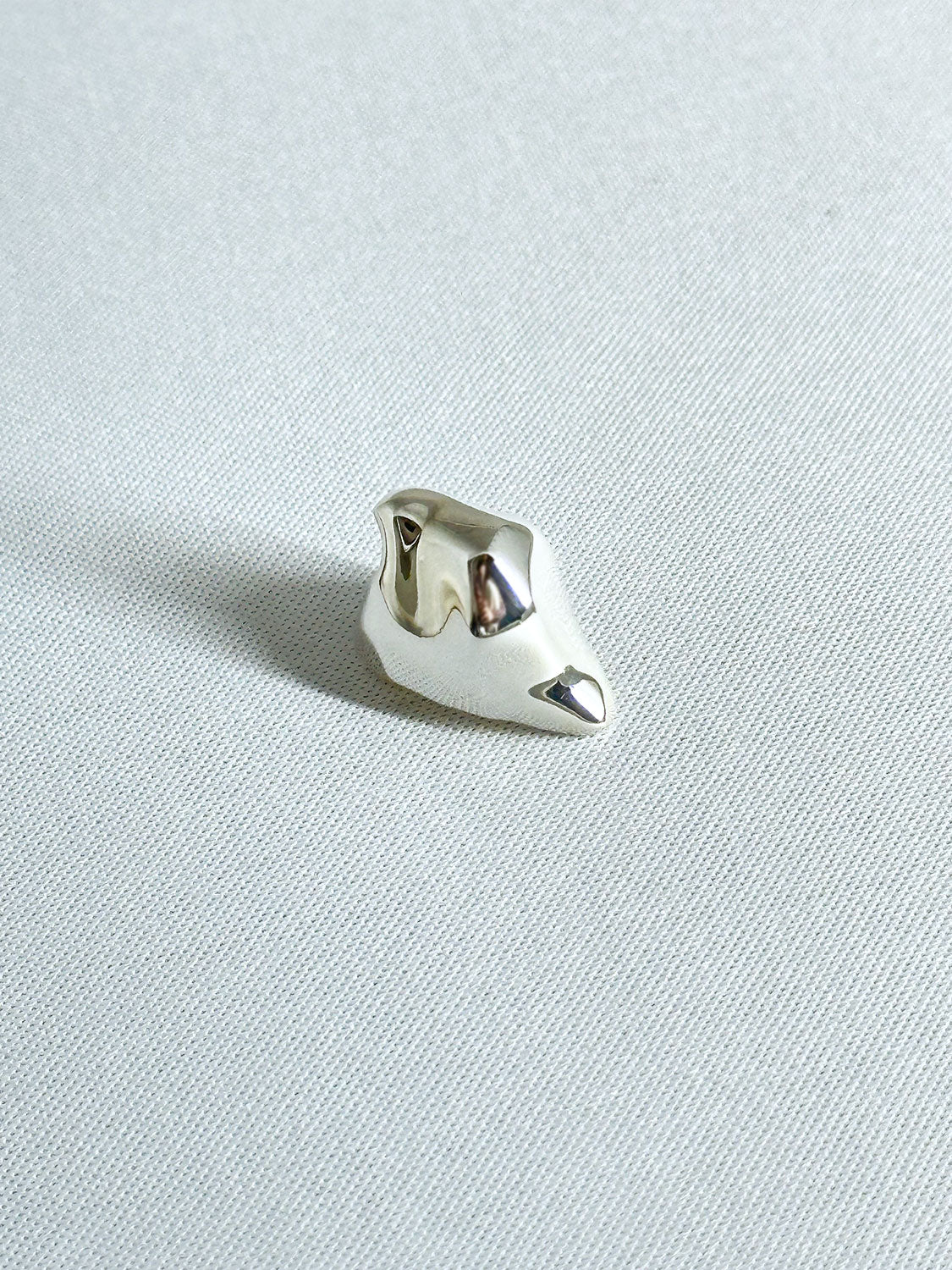 Lemme.  L10503 Glacier Earcuff