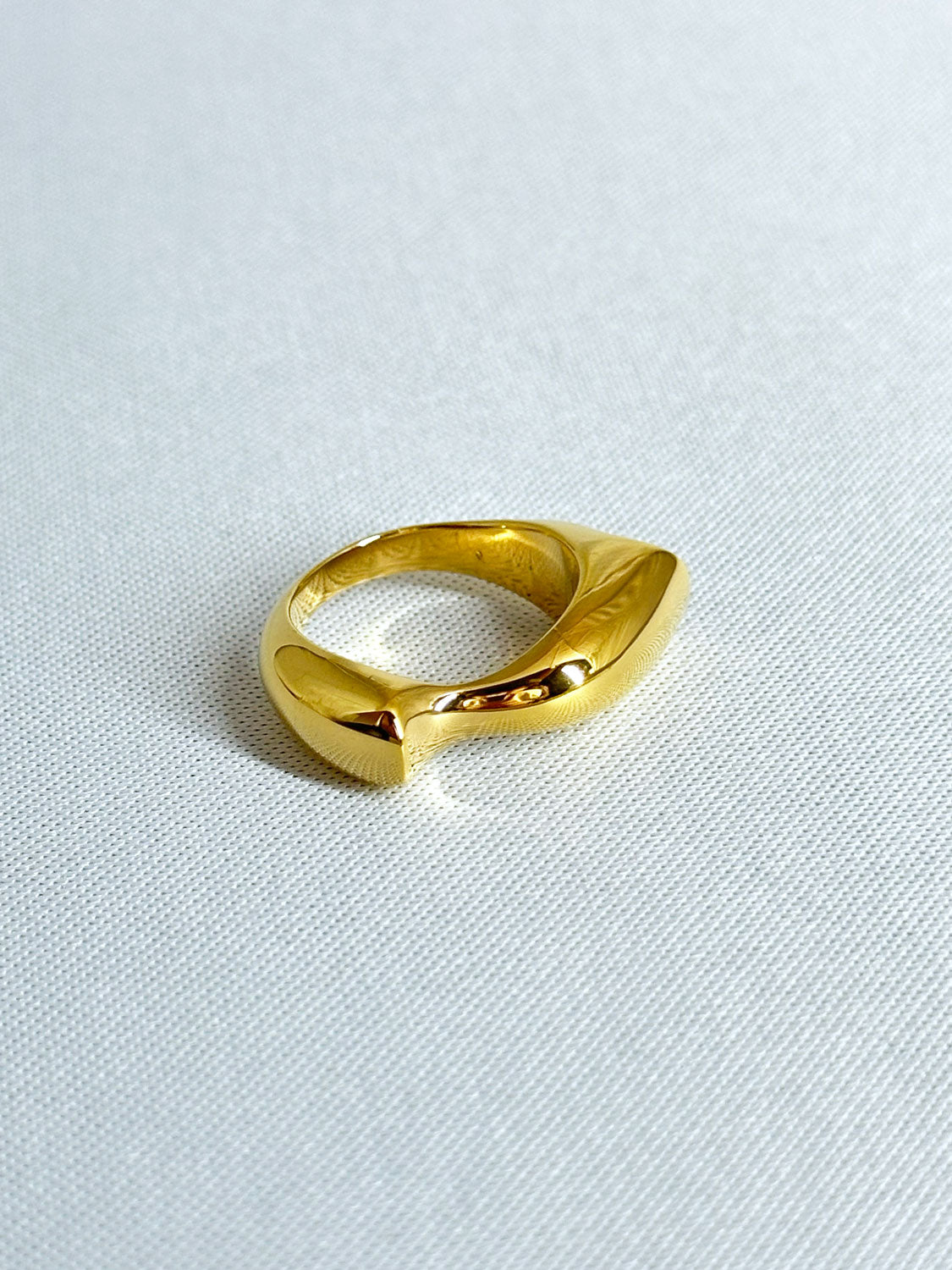 Lemme.  L9204 Cloud Ring (GOLD)