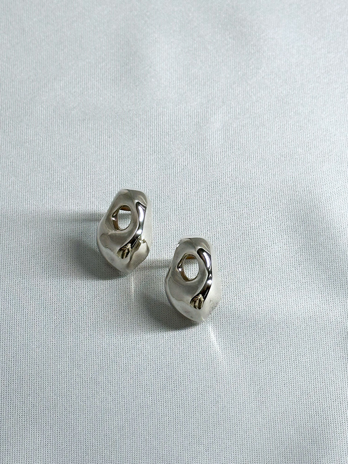 Lemme.  L6106 Mini Melty Earrings