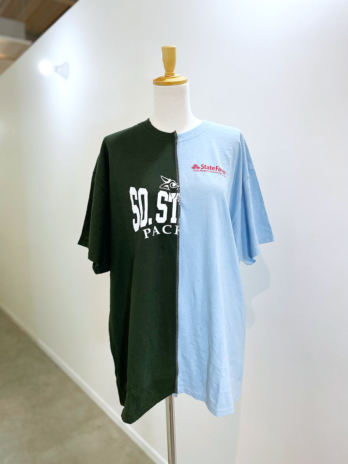 QUIITO HALF LOGO TEE